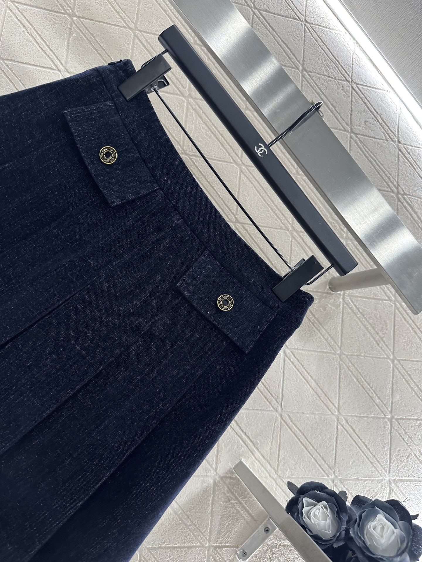 ♥Miumi*♥2025新品上架
  牛仔外套百褶半裙套装
定制YB进口牛仔材质 质感高级舒适 酵素水洗