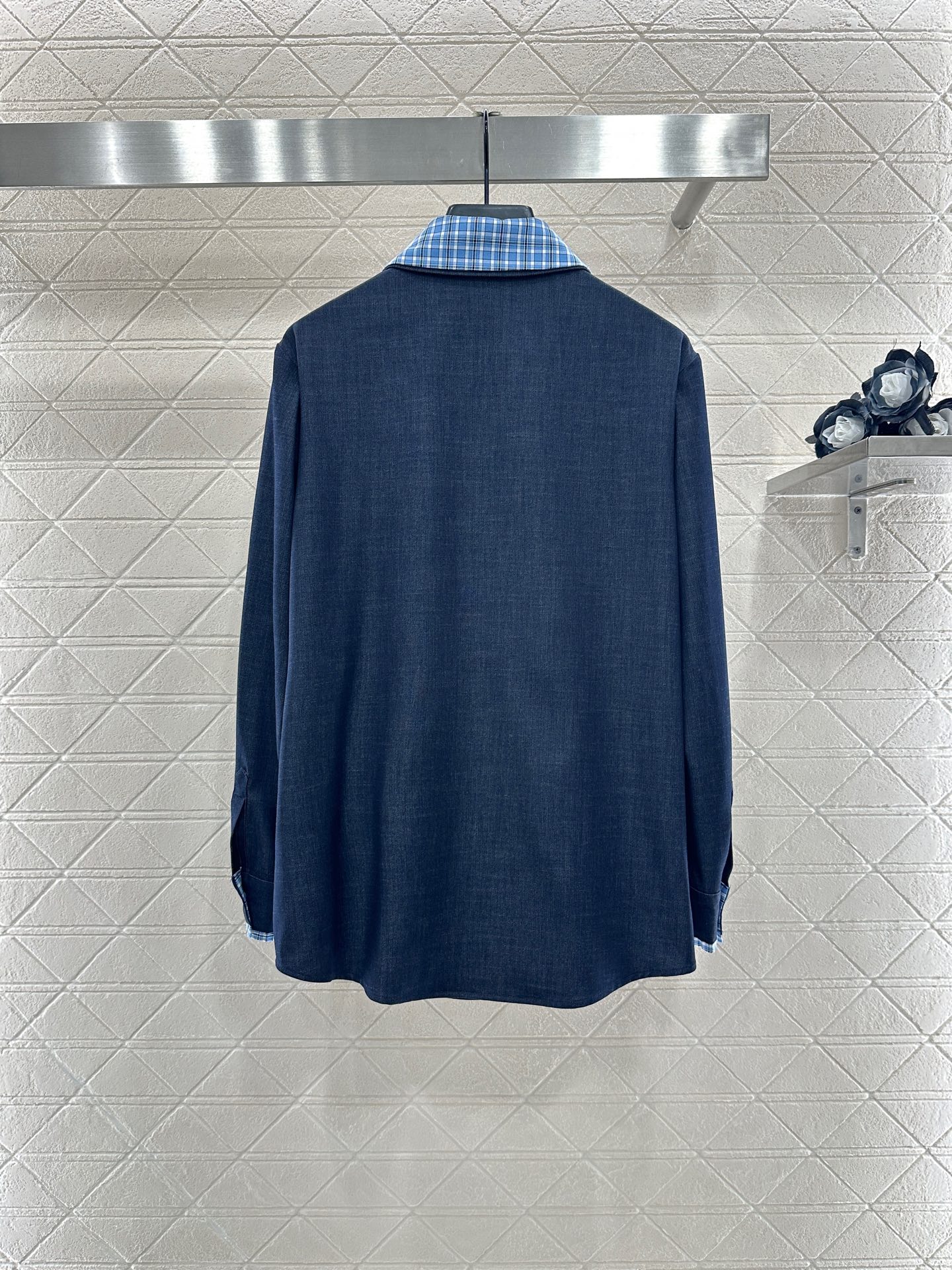 ♥Miumi*♥2025新品上架
  牛仔拼接衬衫长裤套装
定制YB进口天丝材质 质感垂顺 穿搭舒适 正