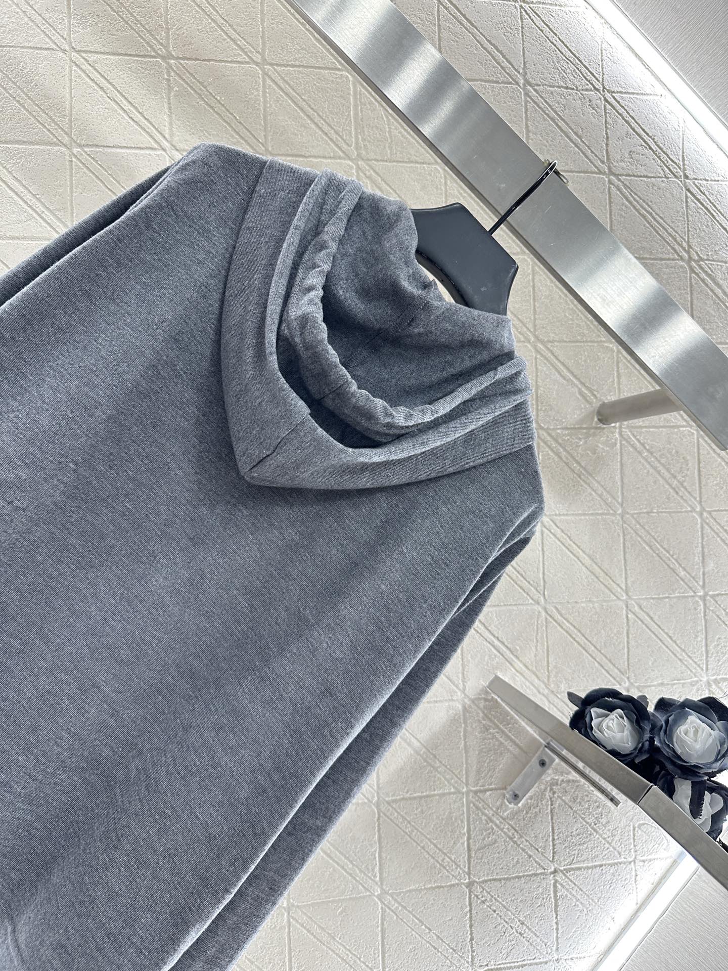 ♥Dio*♥2025新品上架
    连帽抽绳拉链上衣
定制YB棉毛材质 弹力十足 穿搭舒适 连帽拉链上