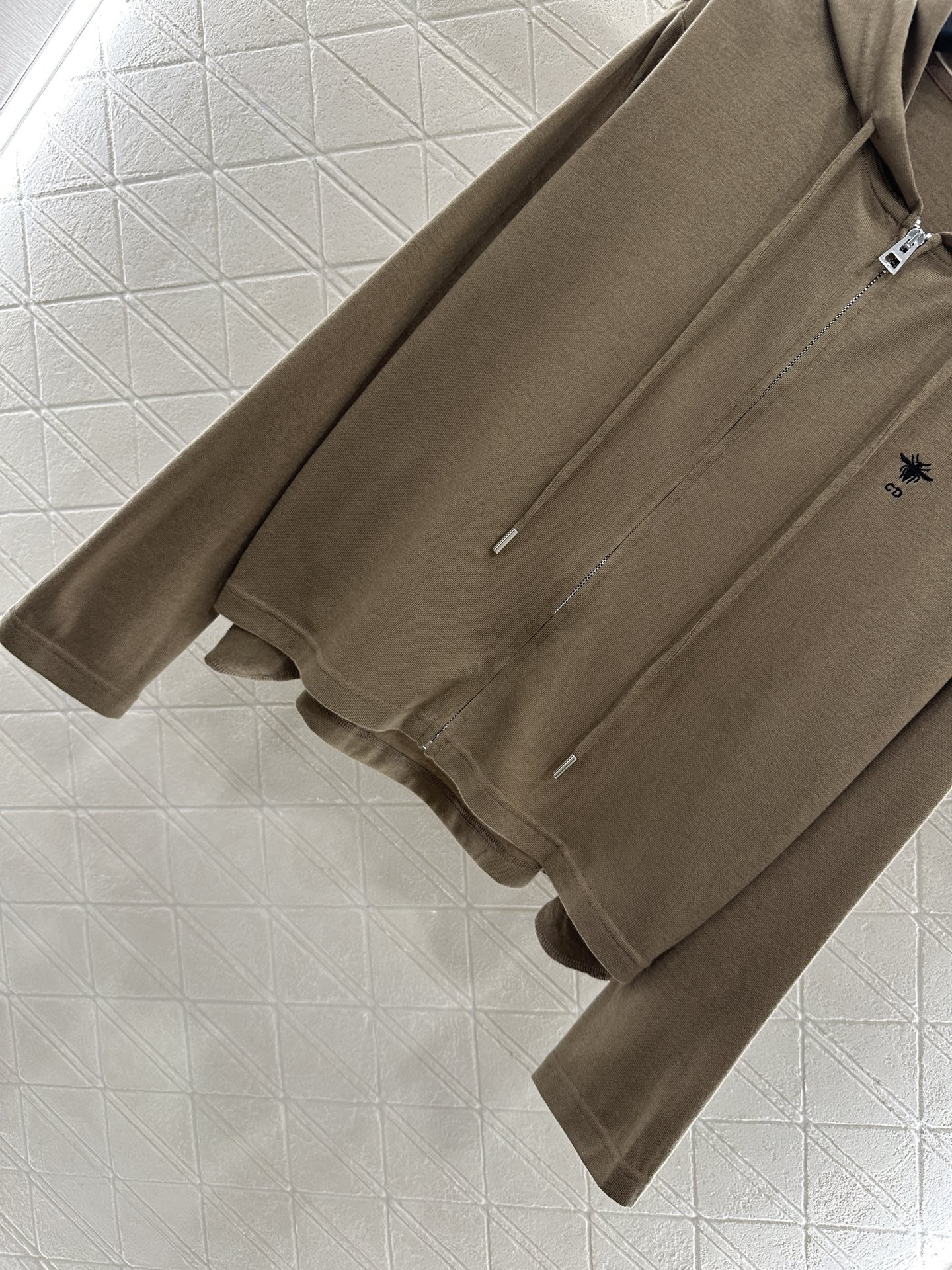 ♥Dio*♥2025新品上架
    连帽抽绳拉链上衣
定制YB棉毛材质 弹力十足 穿搭舒适 连帽拉链上