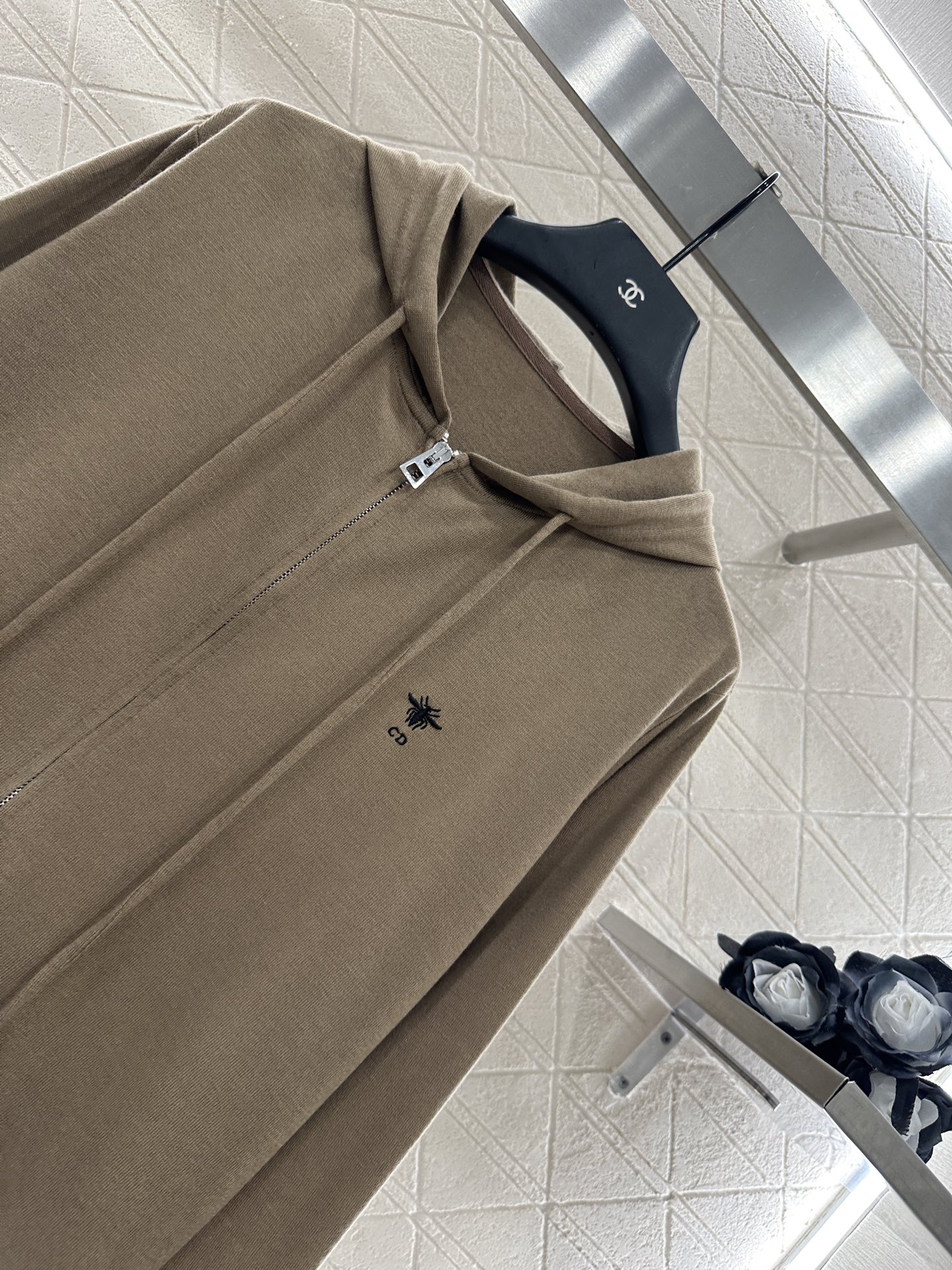 ♥Dio*♥2025新品上架
    连帽抽绳拉链上衣
定制YB棉毛材质 弹力十足 穿搭舒适 连帽拉链上