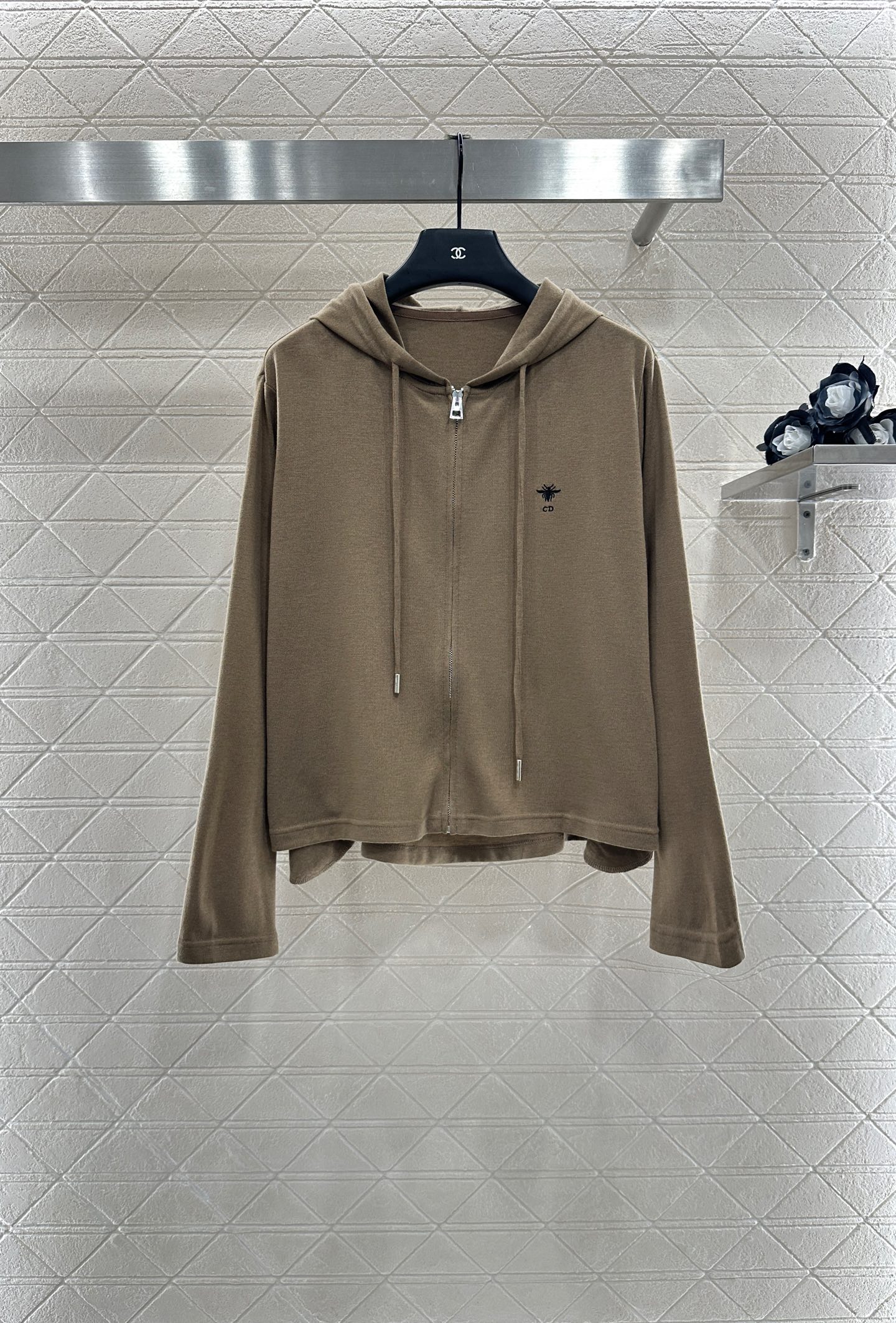 ♥Dio*♥2025新品上架
    连帽抽绳拉链上衣
定制YB棉毛材质 弹力十足 穿搭舒适 连帽拉链上