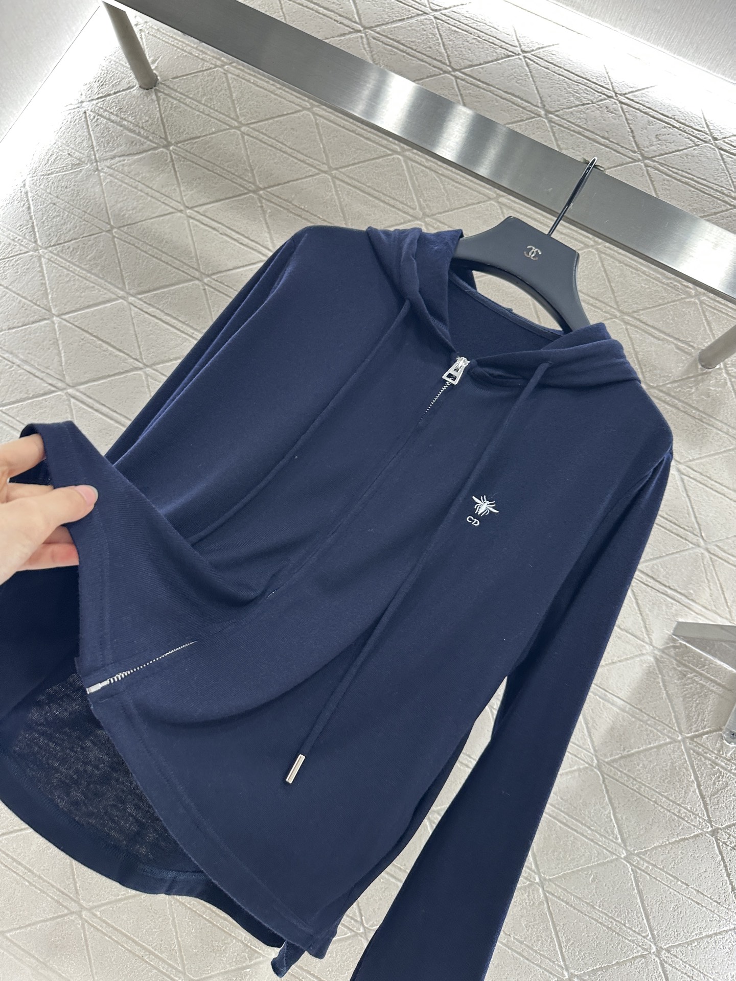 ♥Dio*♥2025新品上架
    连帽抽绳拉链上衣
定制YB棉毛材质 弹力十足 穿搭舒适 连帽拉链上