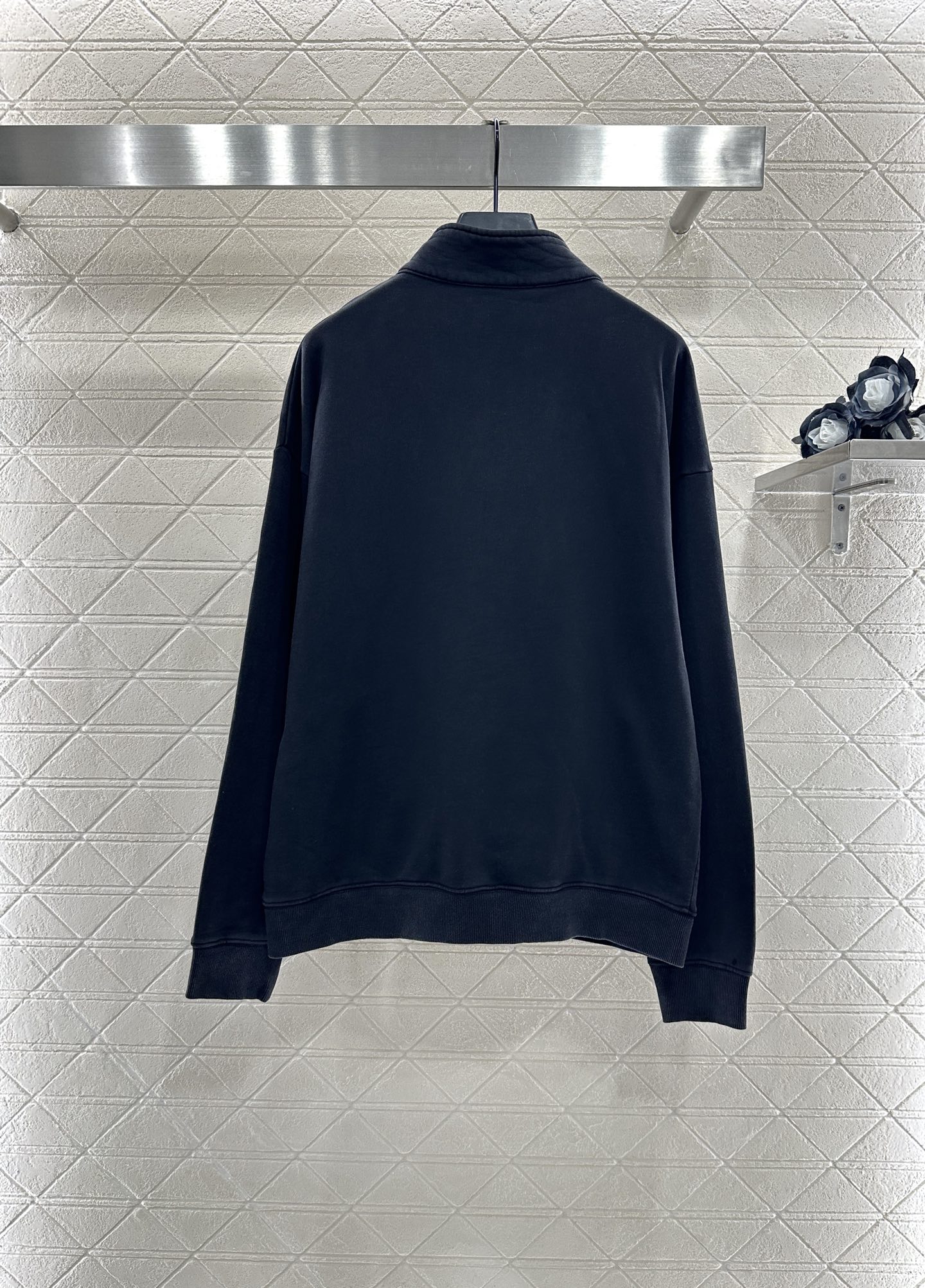 ♥Dio*♥2025新品上架
     拉链刺绣卫衣
定制YB原生全棉材质 质感高级 久洗不易变形起球 