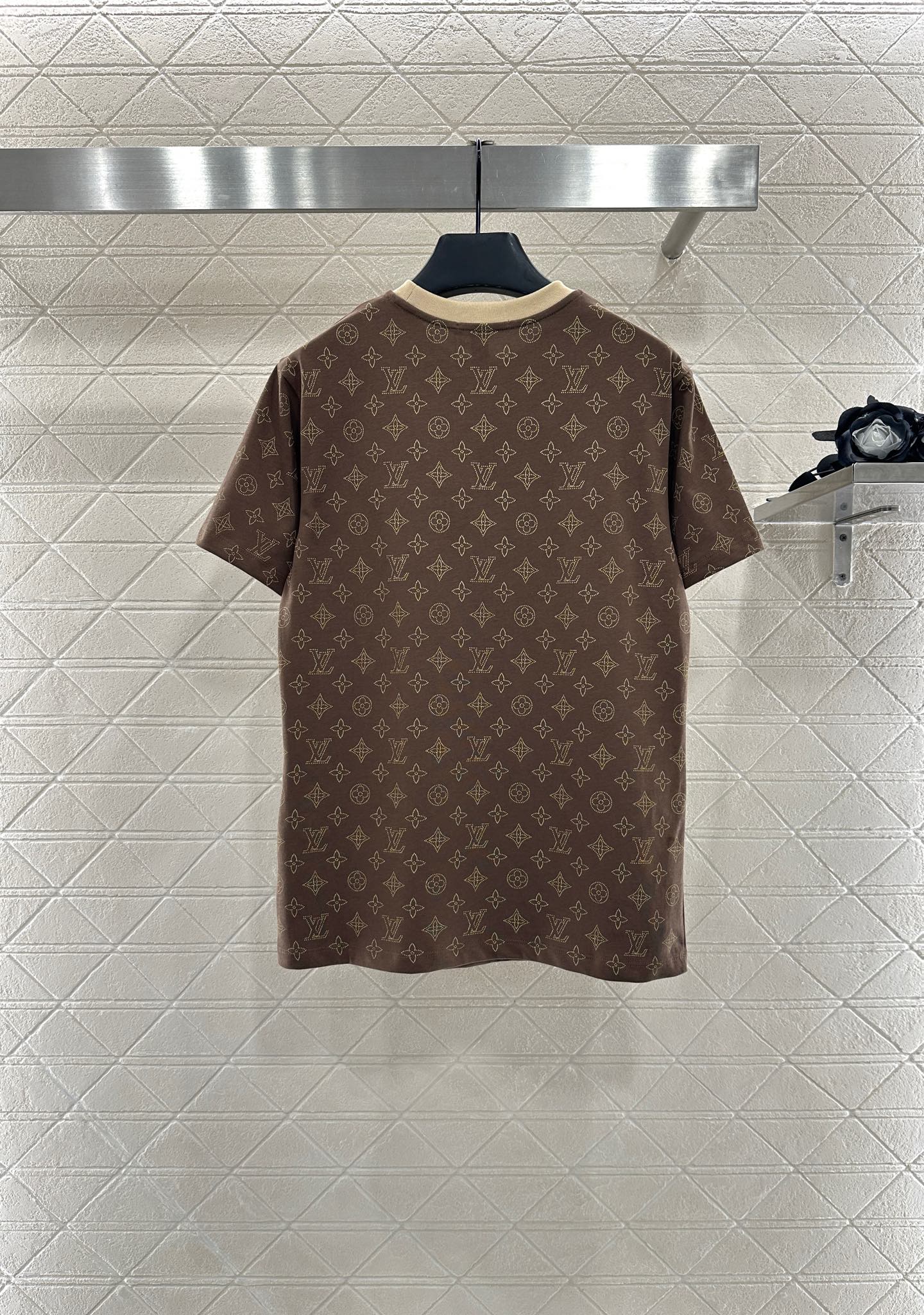 ♥Louis Vuitto*♥2025新品上架 圆领印花链条𝑇𝑒𝑒定制YB斜纹全棉材质 透气舒适 质感十