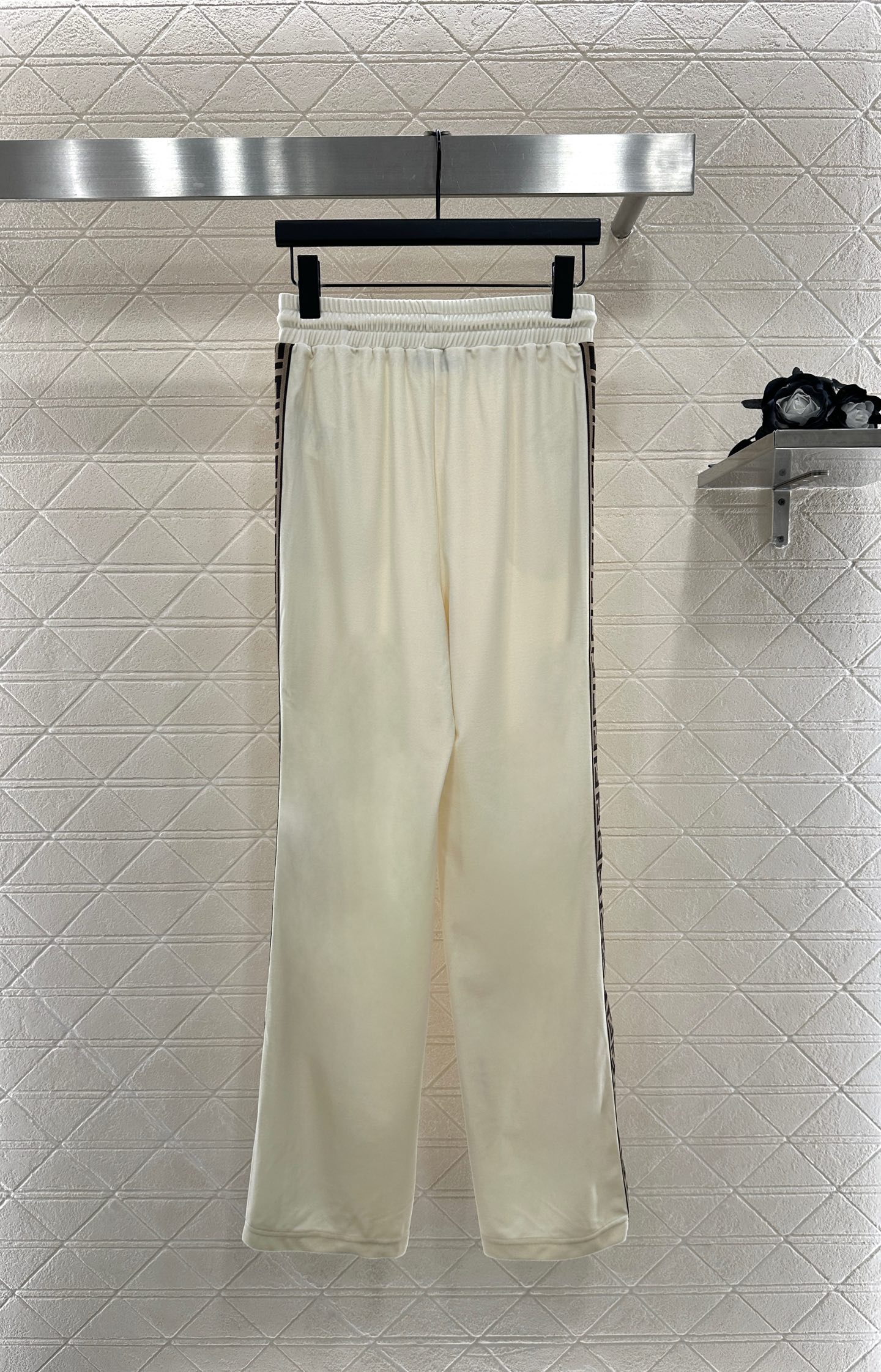 ♥Fend*♥2025新品上架 连帽外套阔腿长裤套装定制YB进口丝绒材质 质感光泽 垂顺舒适 连帽抽绳拉