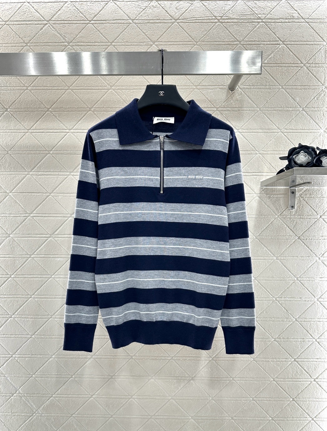 ♥Miumi*♥2025新品上架 翻领针织长袖定制YB羊毛纱线织造 柔软舒适 洋气显瘦 翻领𝑝𝑜𝑙𝑜长袖