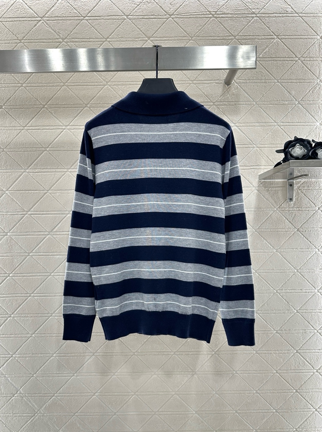 ♥Miumi*♥2025新品上架 翻领针织长袖定制YB羊毛纱线织造 柔软舒适 洋气显瘦 翻领𝑝𝑜𝑙𝑜长袖