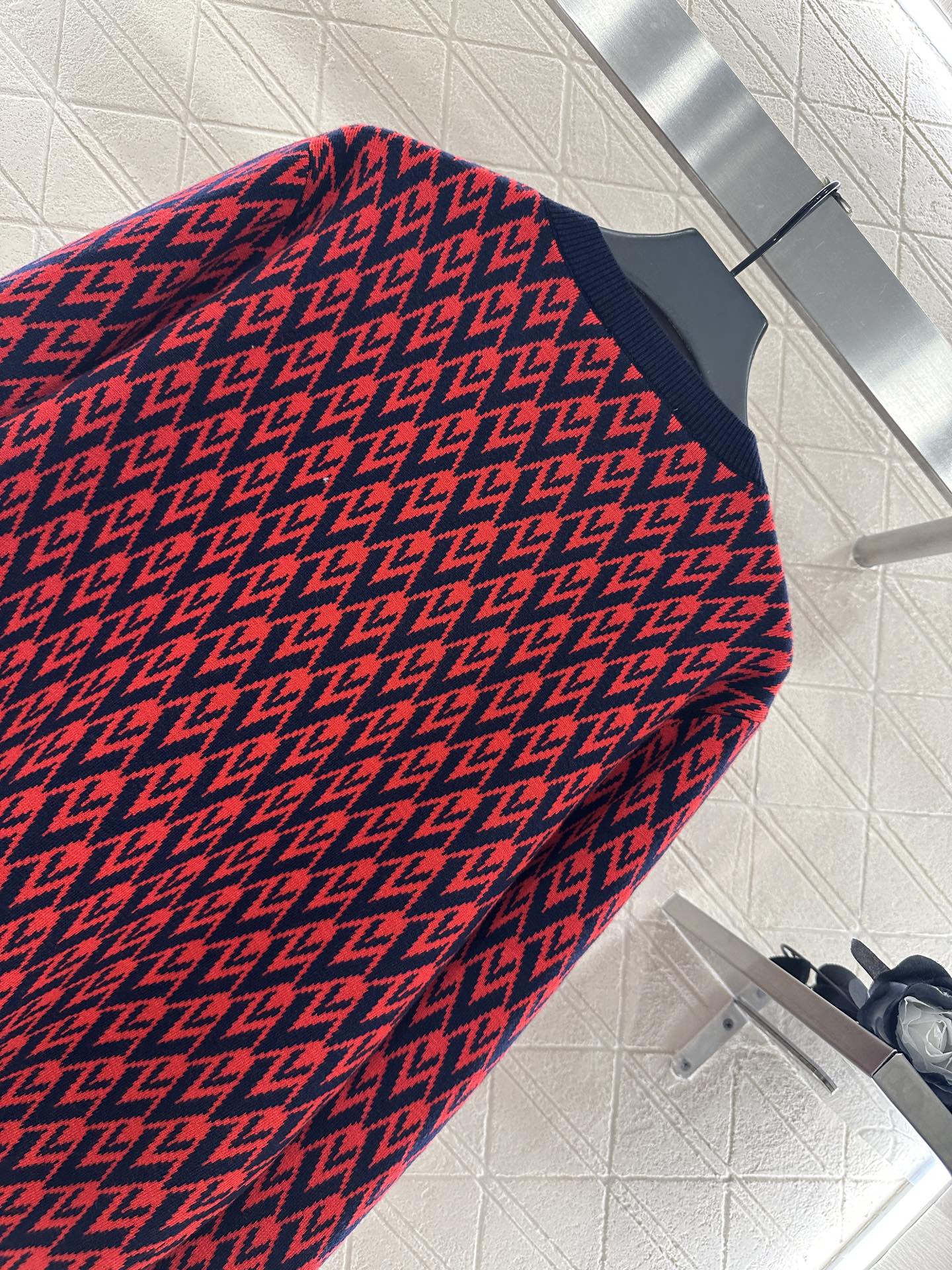 ♥Valentin*♥2025新品上架 圆领提花针织开衫定制YB羊毛纱线织造 质感细腻 穿搭舒适 圆领针