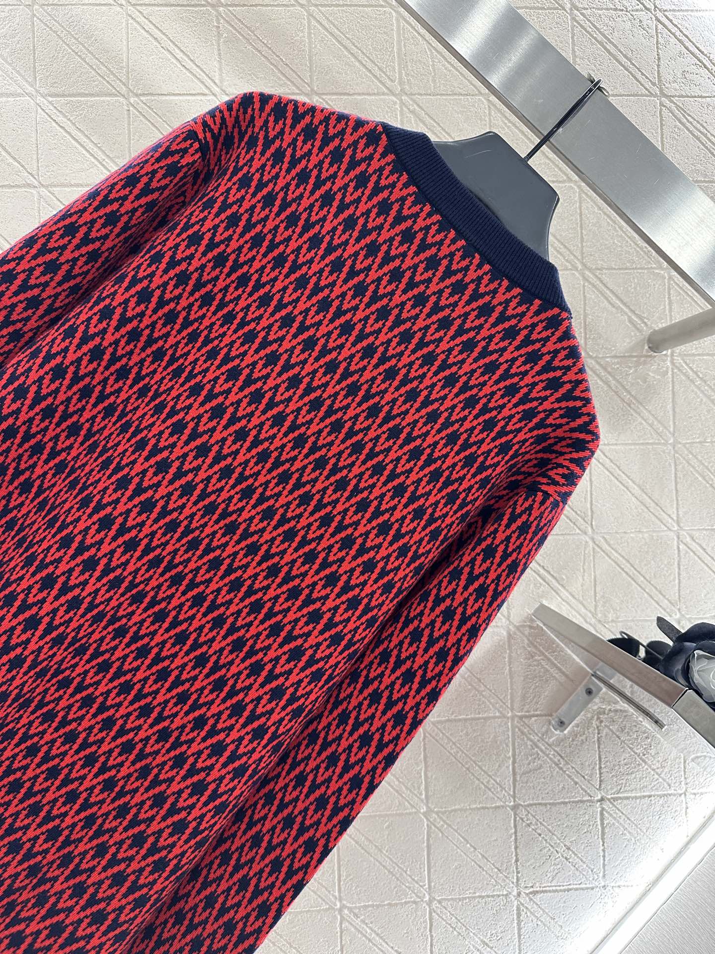 ♥Valentin*♥2025新品上架 V领提花针织开衫定制YB羊毛纱线织造 质感细腻 穿搭舒适 V领针