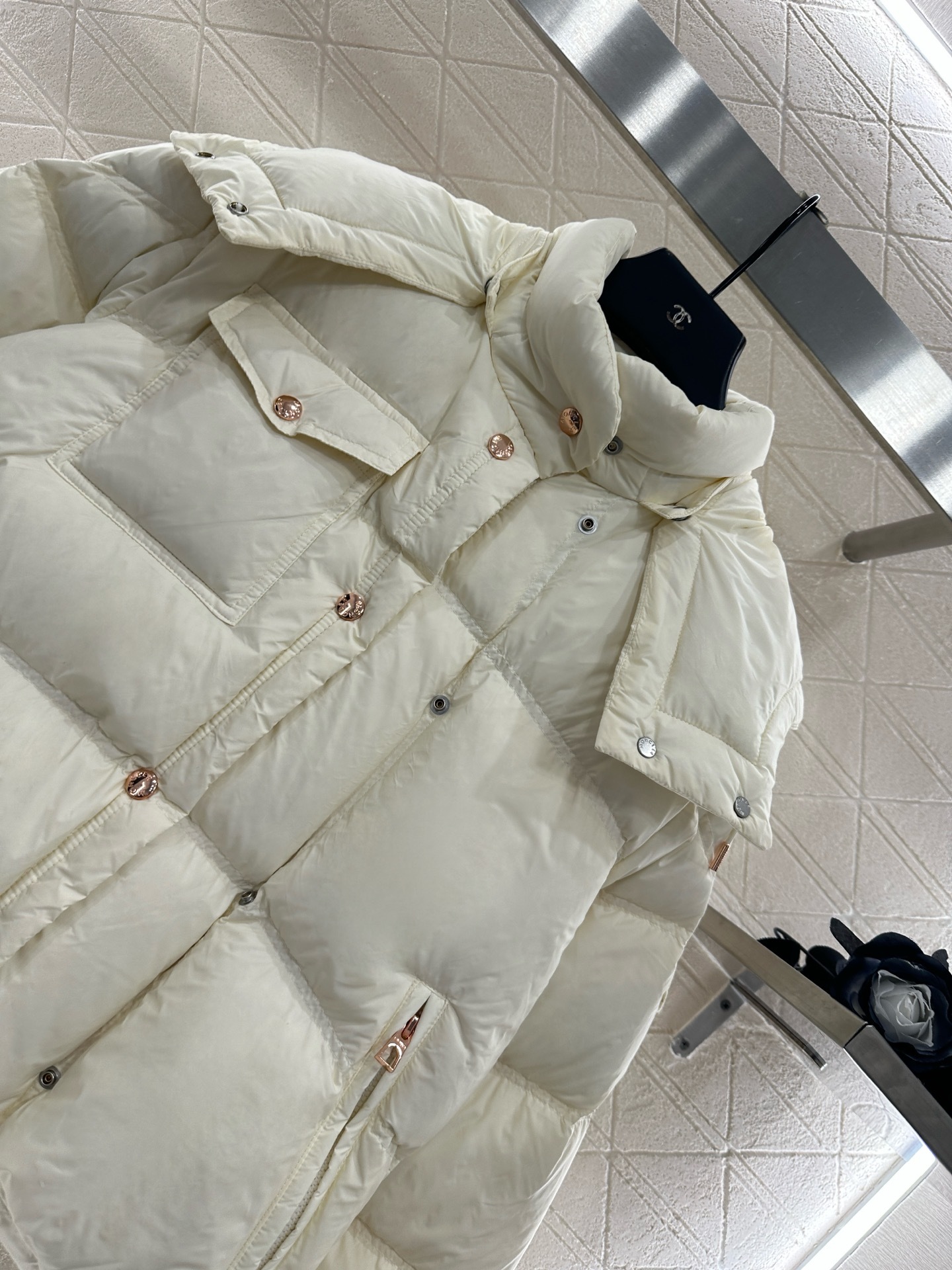 ♥Moncle*♥2025新品上架 可拆卸连帽羽绒服定制YB进口防风防水尼龙材质 其工艺还原 升级材质