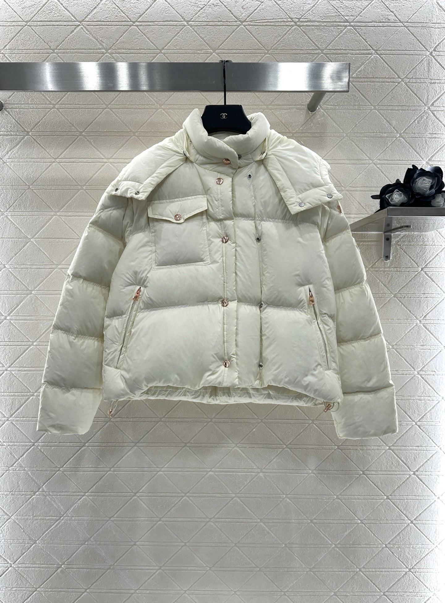 ♥Moncle*♥2025新品上架 可拆卸连帽羽绒服定制YB进口防风防水尼龙材质 其工艺还原 升级材质