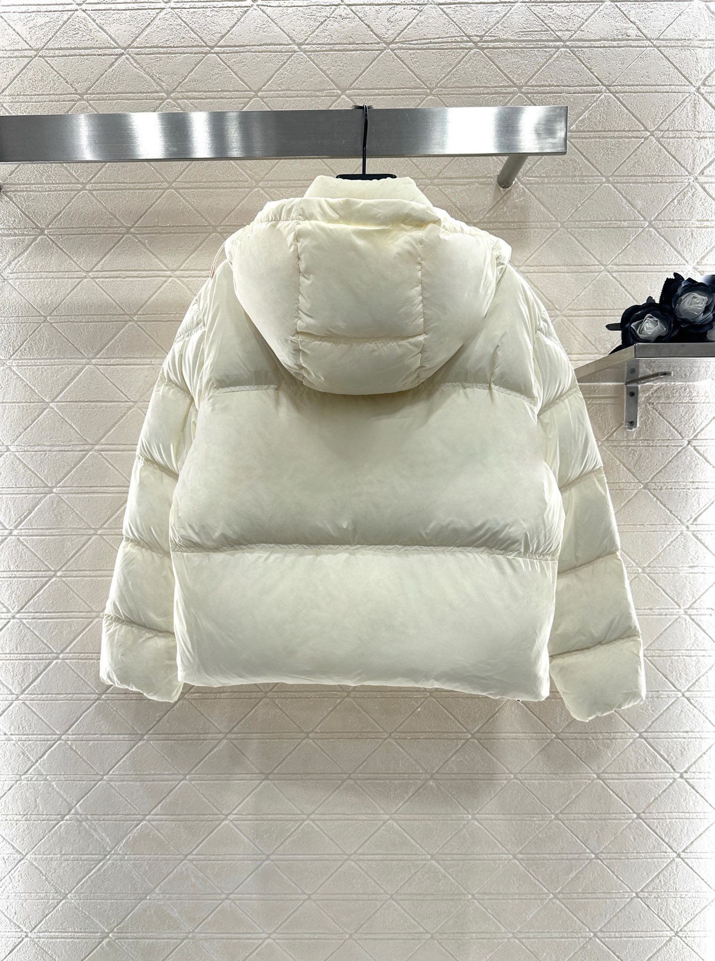 ♥Moncle*♥2025新品上架 可拆卸连帽羽绒服定制YB进口防风防水尼龙材质 其工艺还原 升级材质