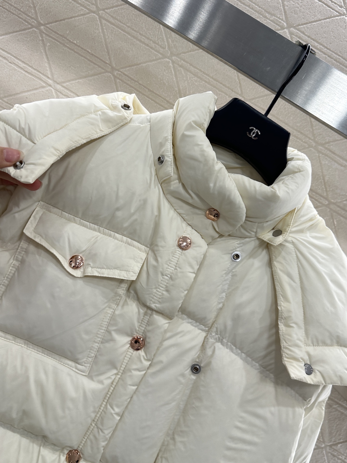 ♥Moncle*♥2025新品上架 可拆卸连帽羽绒服定制YB进口防风防水尼龙材质 其工艺还原 升级材质