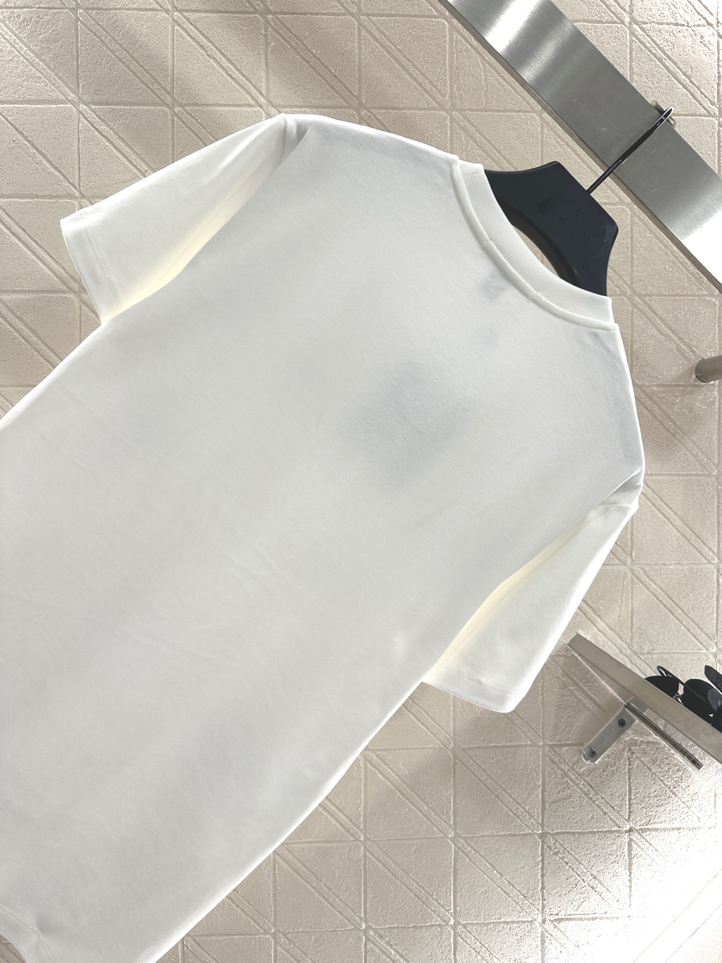 ♥Louis Vuitto*♥2025新品上架 链条圆领印花𝑇𝑒𝑒定制YB丝光全棉材质 透气舒适 质感十