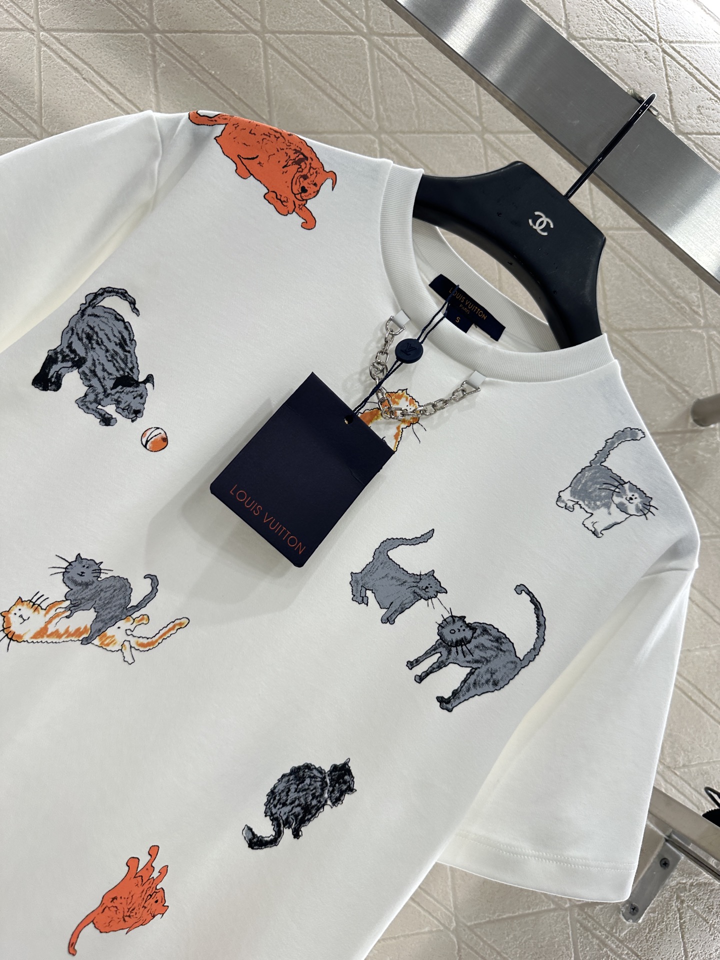 ♥Louis Vuitto*♥2025新品上架 链条圆领印花𝑇𝑒𝑒定制YB丝光全棉材质 透气舒适 质感十