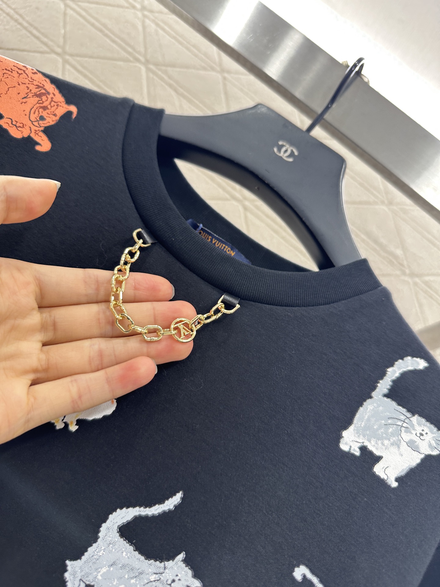 ♥Louis Vuitto*♥2025新品上架 链条圆领印花𝑇𝑒𝑒定制YB丝光全棉材质 透气舒适 质感十
