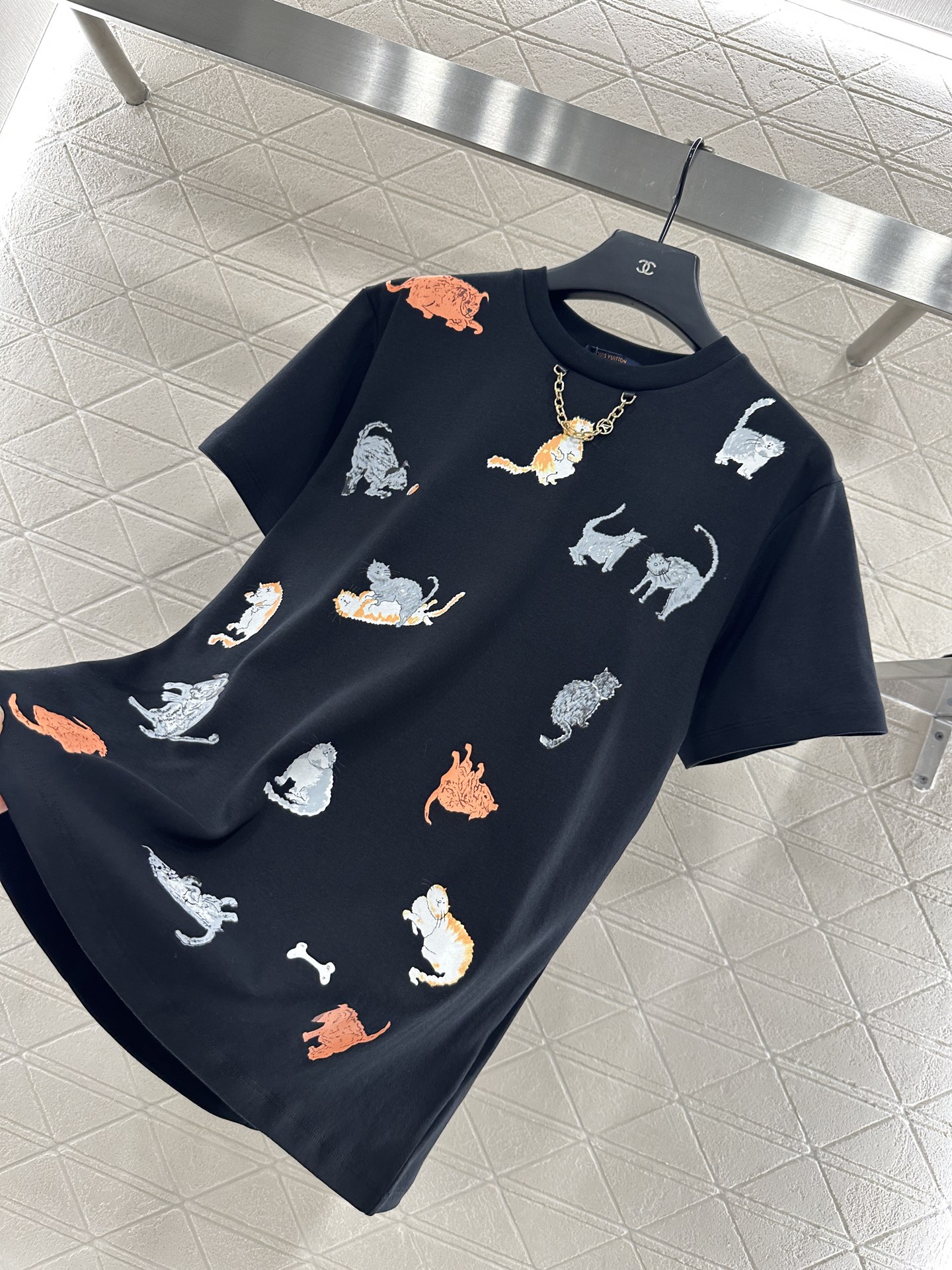 ♥Louis Vuitto*♥2025新品上架 链条圆领印花𝑇𝑒𝑒定制YB丝光全棉材质 透气舒适 质感十
