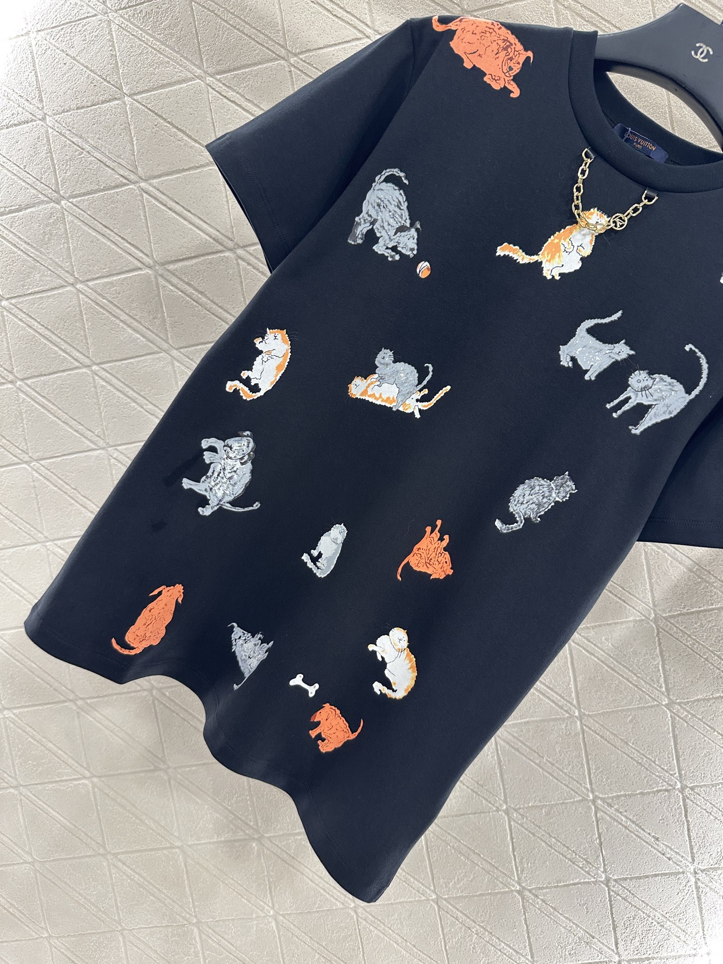 ♥Louis Vuitto*♥2025新品上架 链条圆领印花𝑇𝑒𝑒定制YB丝光全棉材质 透气舒适 质感十