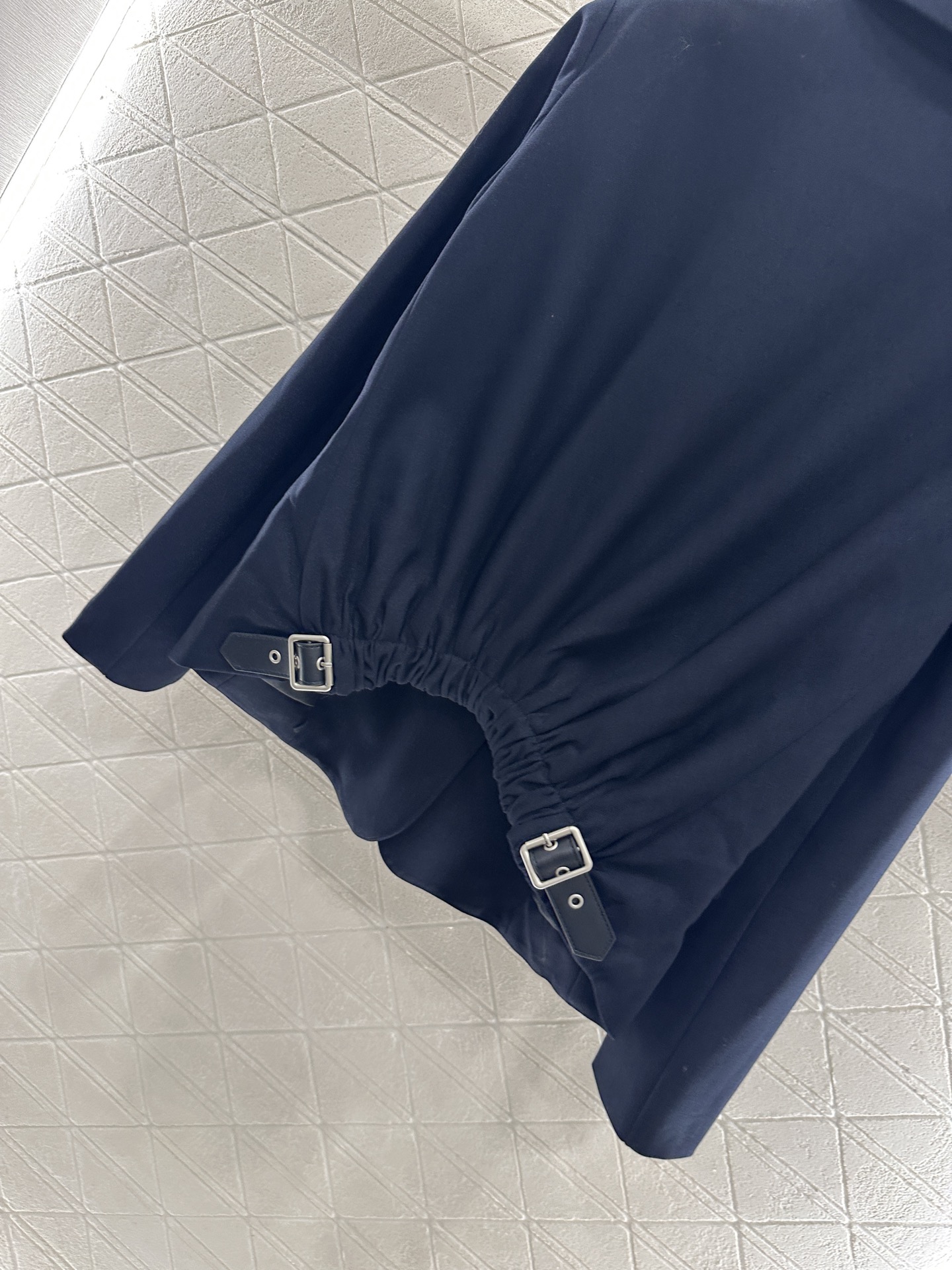 ♥Loew*♥2025新品上架 弹力褶皱西装外套长裤套装定制YB进口精仿羊毛材质 质感光泽高级 垂顺有型