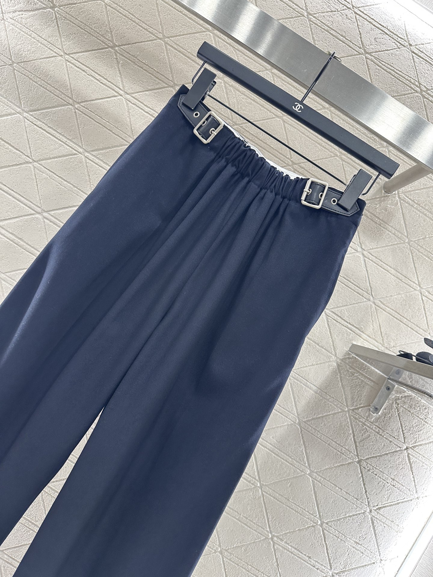 ♥Loew*♥2025新品上架 弹力褶皱西装外套长裤套装定制YB进口精仿羊毛材质 质感光泽高级 垂顺有型