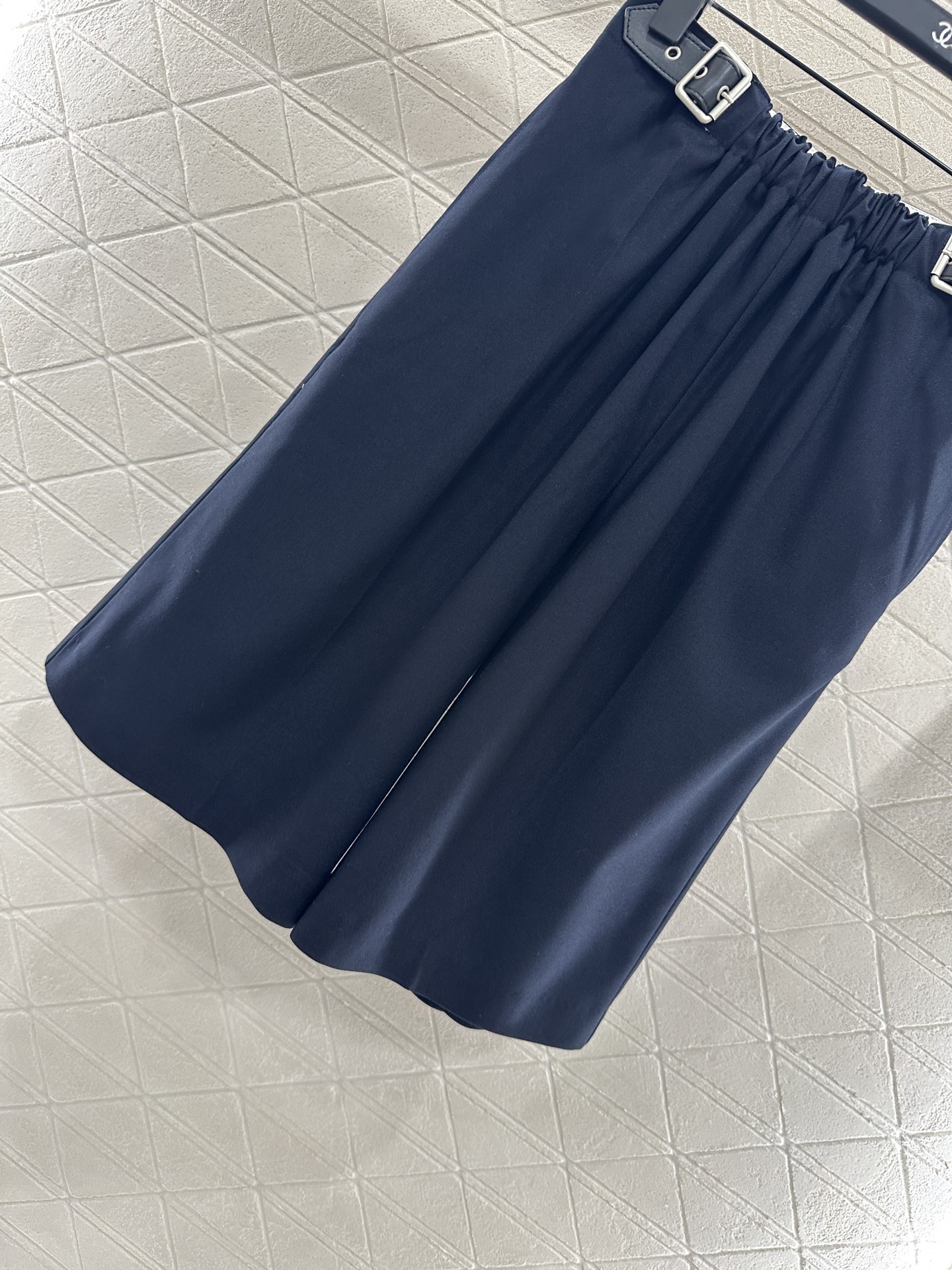 ♥Loew*♥2025新品上架 弹力褶皱西装外套中裤套装定制YB进口精仿羊毛材质 质感光泽高级 垂顺有型