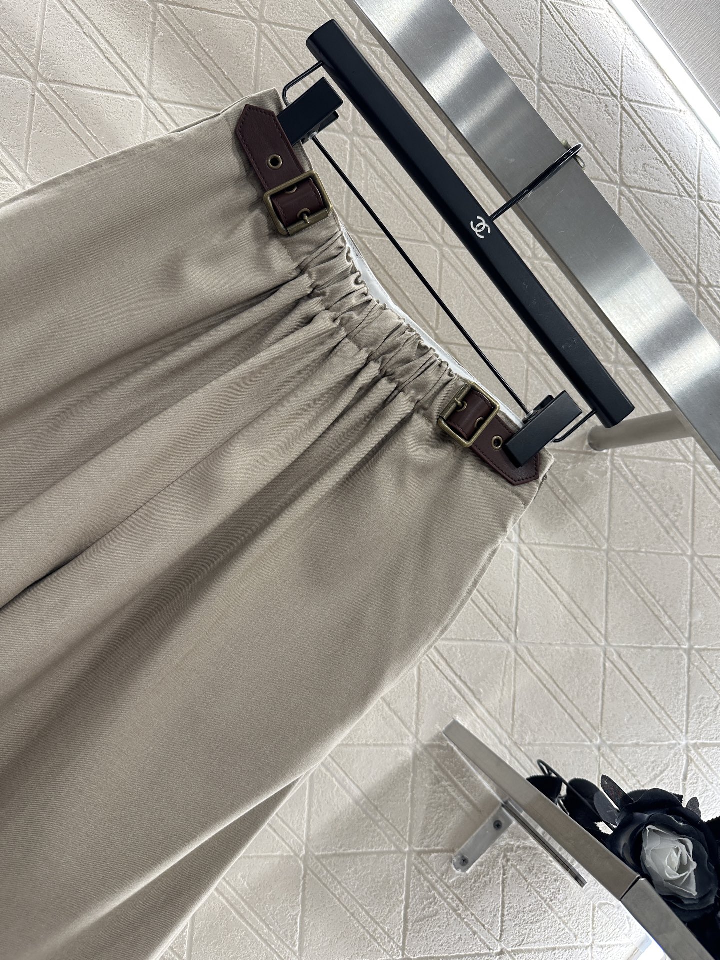 ♥Loew*♥2025新品上架 弹力褶皱西装外套中裤套装定制YB进口精仿羊毛材质 质感光泽高级 垂顺有型