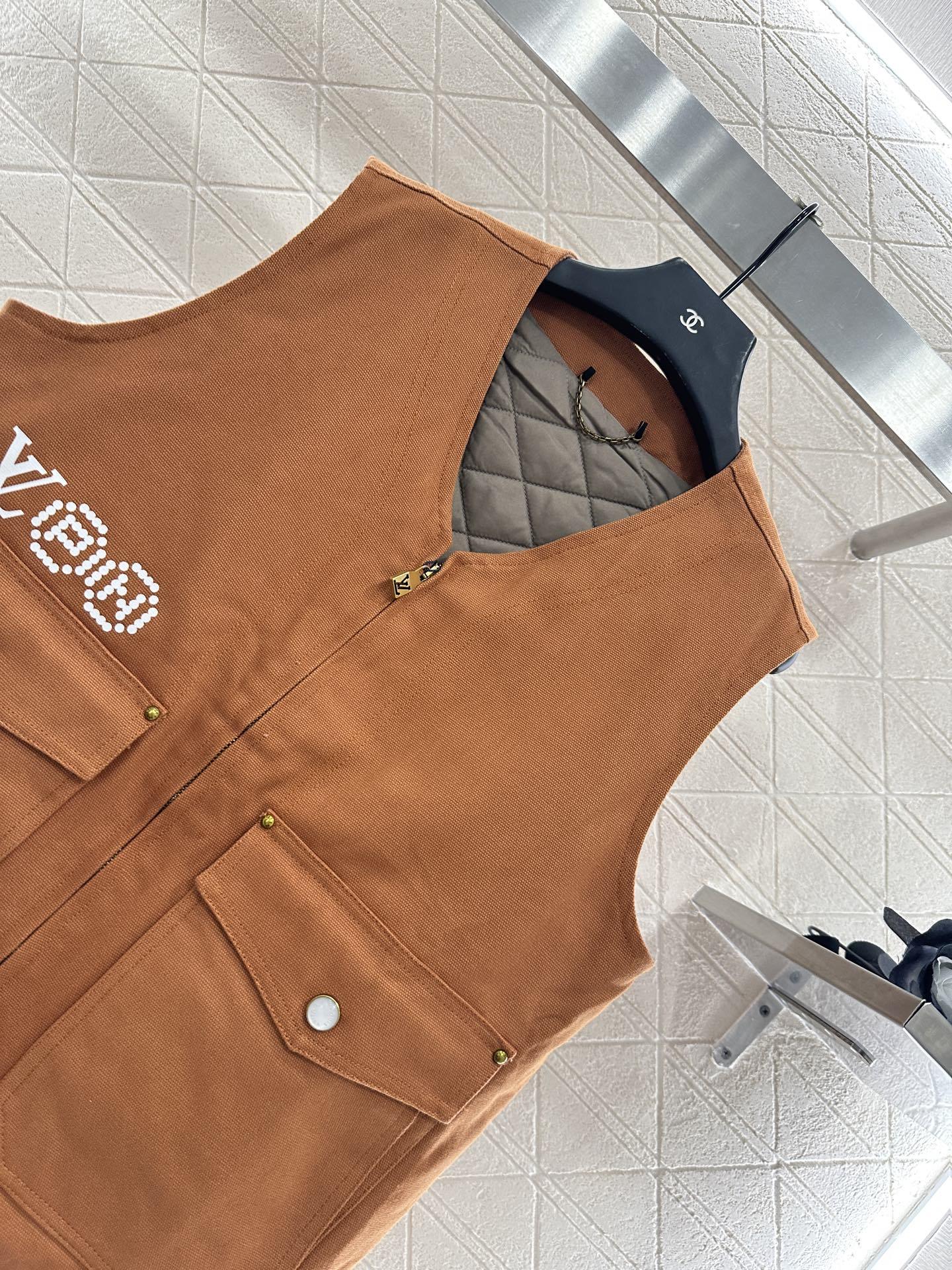 ♥Louis Vuitro*♥2025新品上架 牛仔棉服马甲定制YB斜纹牛仔➕羽绒棉材质 质感高级 穿搭