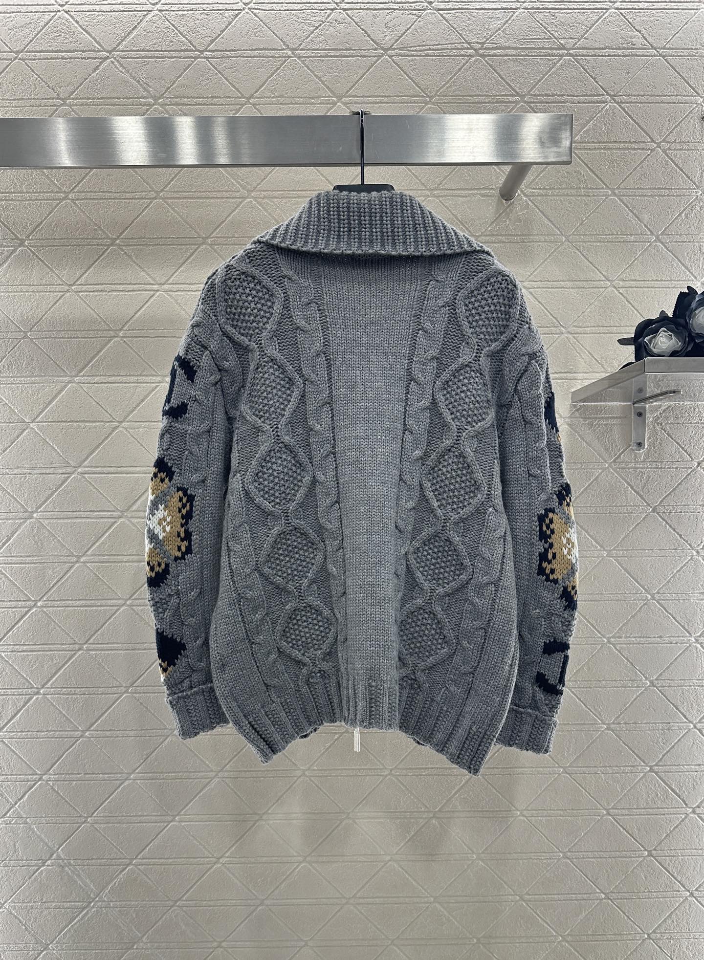 ♥Chane*♥2025新品上架 拉链钩花针织开衫定制YB羊毛纱线织造 质感细腻 柔软亲肤 翻领高领两穿