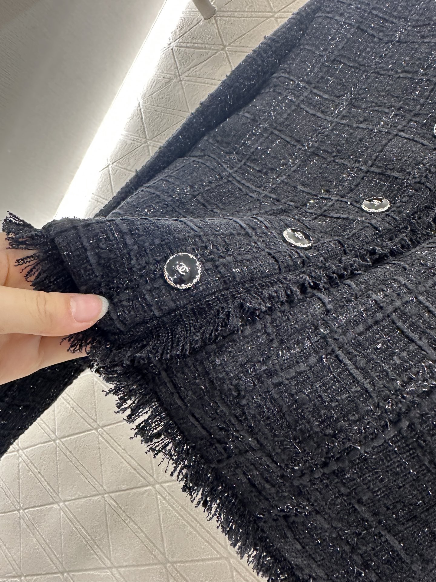 ♥Chane*♥2025新品上架 胸针圆领银丝絮边编织外套定制YB进口粗纺羊毛呢材质 质感高级 品相十足