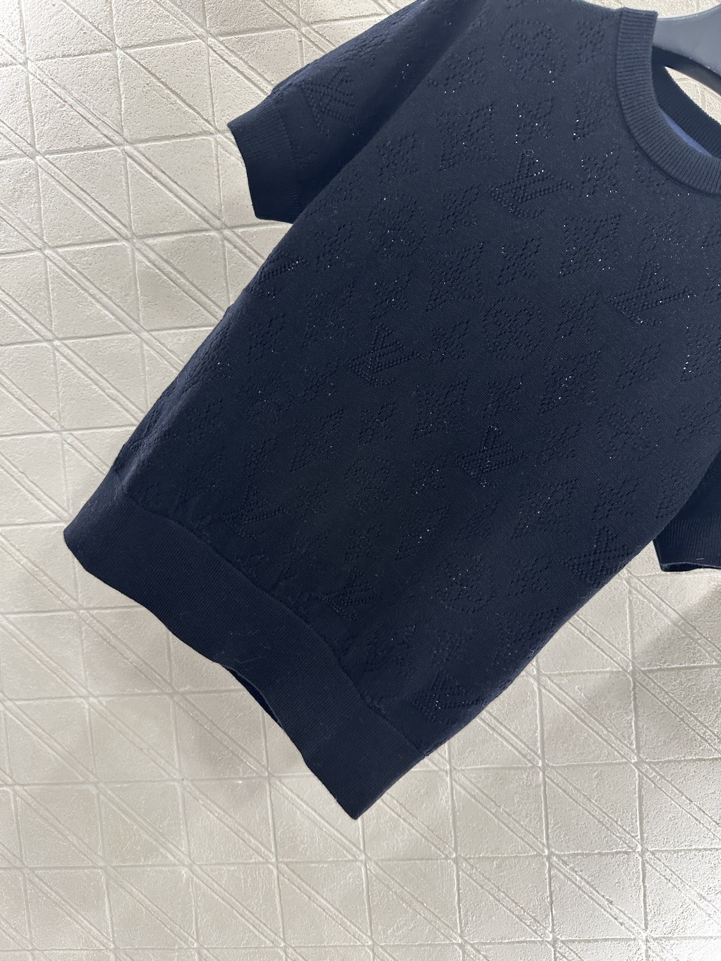 ♥Louis vuitto*♥2025新品上架 镂空针织短袖上衣定制YB羊毛纱线织造 质感高级 舒适柔软