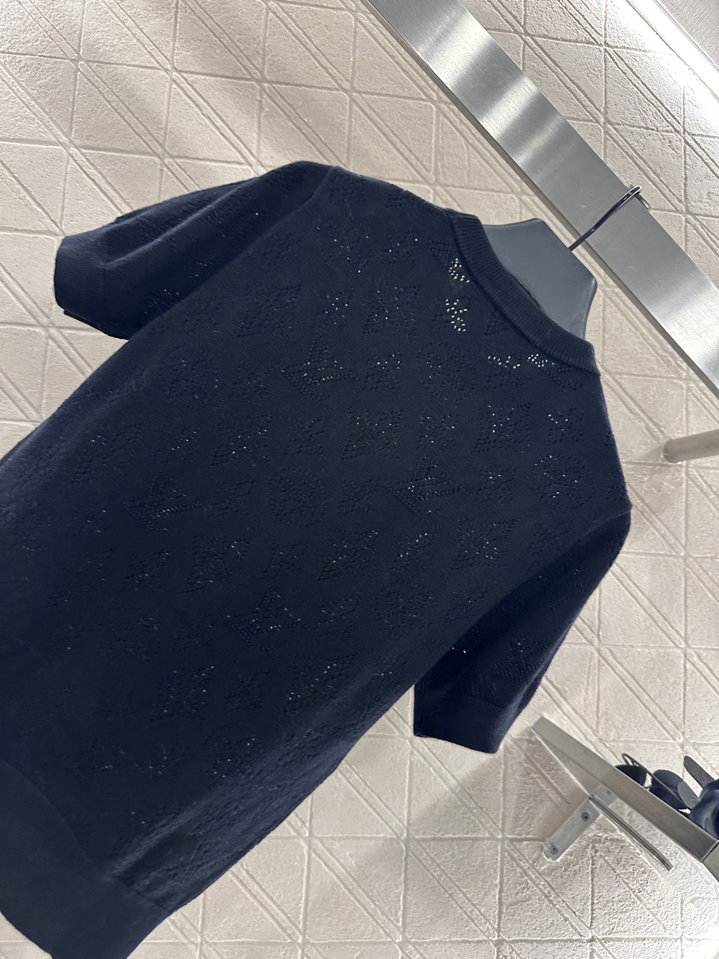 ♥Louis vuitto*♥2025新品上架 镂空针织短袖上衣定制YB羊毛纱线织造 质感高级 舒适柔软