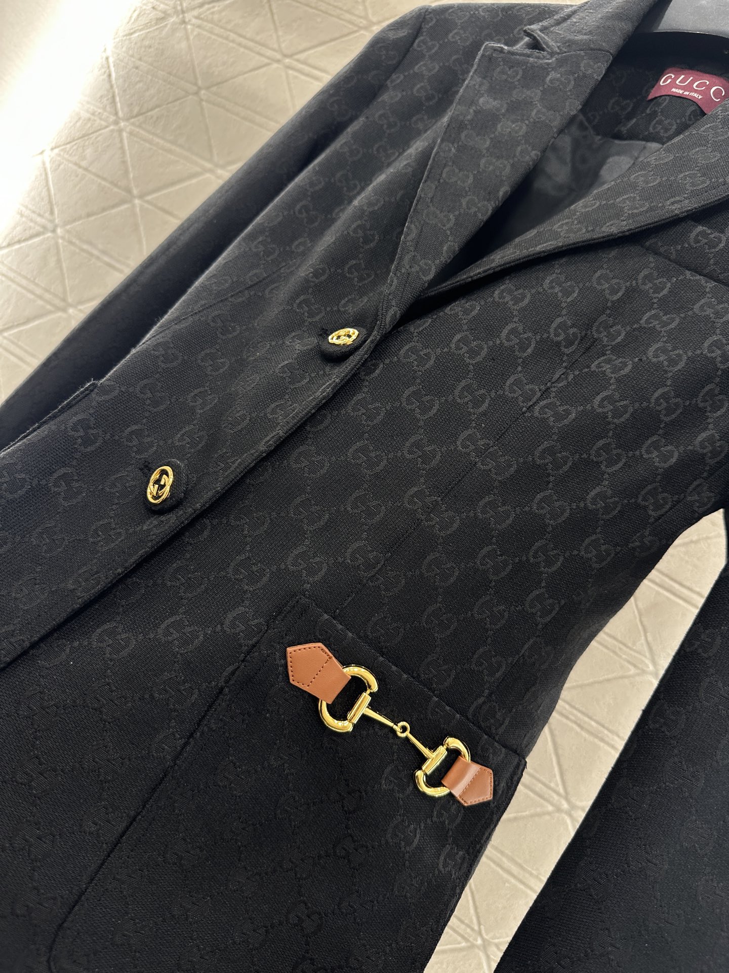 ♥Gucc*♥2025新品上架 翻领提花西装外套定制YB进口提花材质 质感高级 挺括有型 翻领正肩西装外