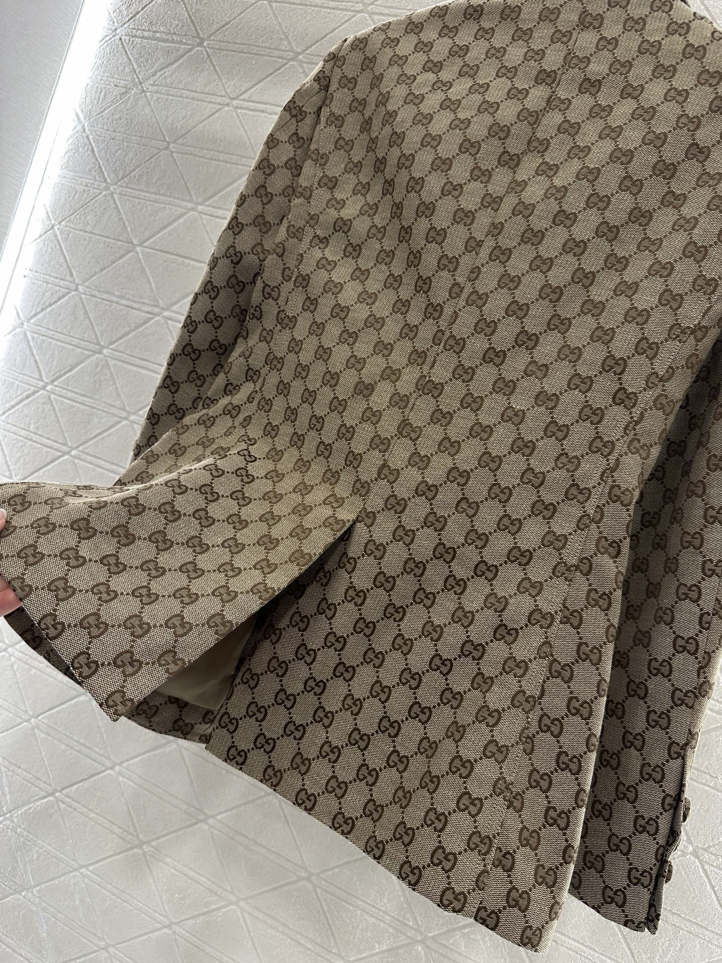 ♥Gucc*♥2025新品上架 翻领提花西装外套定制YB进口提花材质 质感高级 挺括有型 翻领正肩西装外