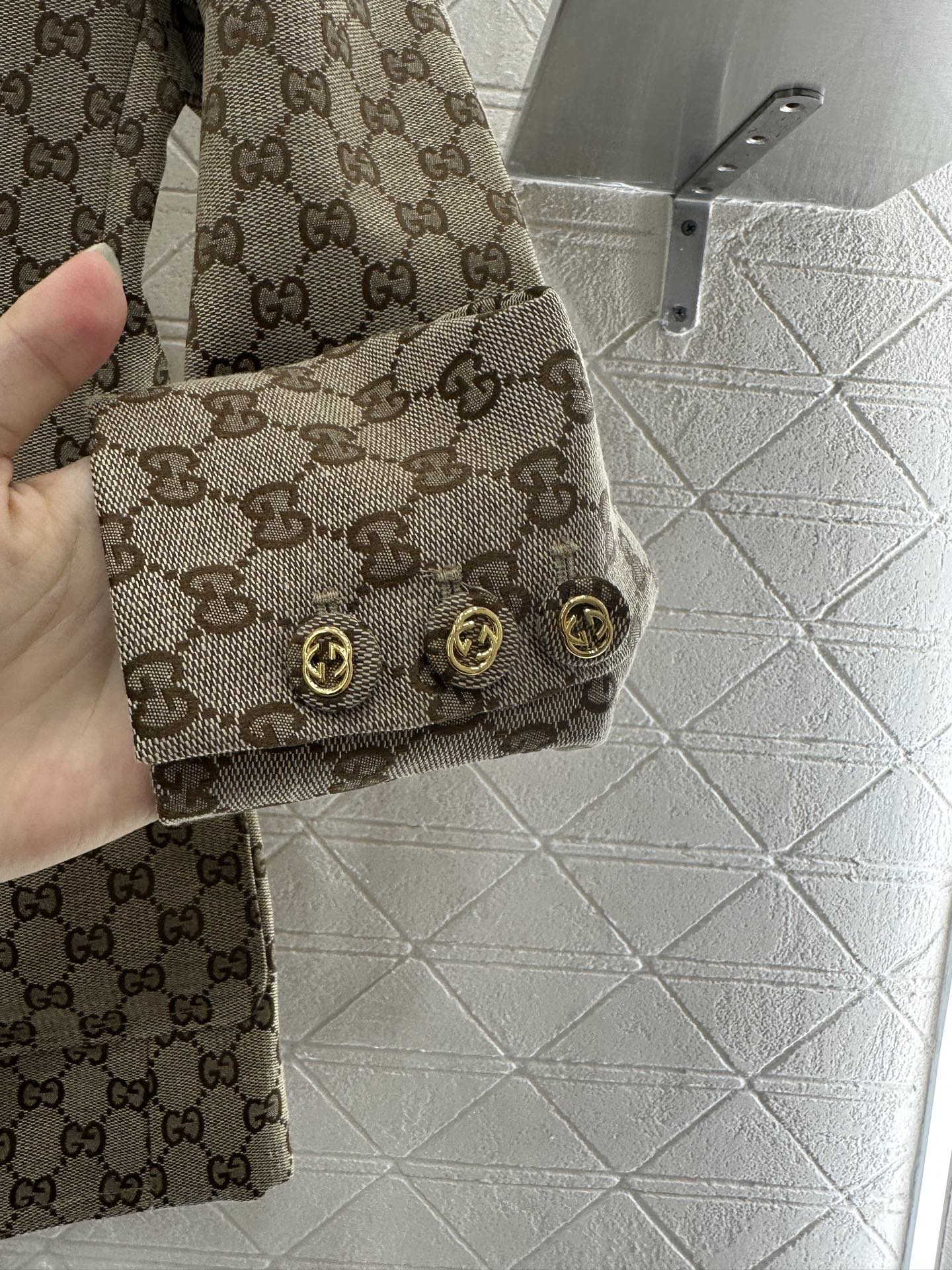 ♥Gucc*♥2025新品上架 翻领提花西装外套定制YB进口提花材质 质感高级 挺括有型 翻领正肩西装外