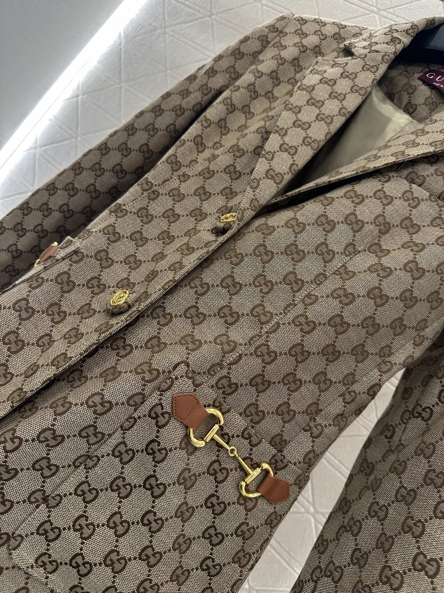 ♥Gucc*♥2025新品上架 翻领提花西装外套定制YB进口提花材质 质感高级 挺括有型 翻领正肩西装外