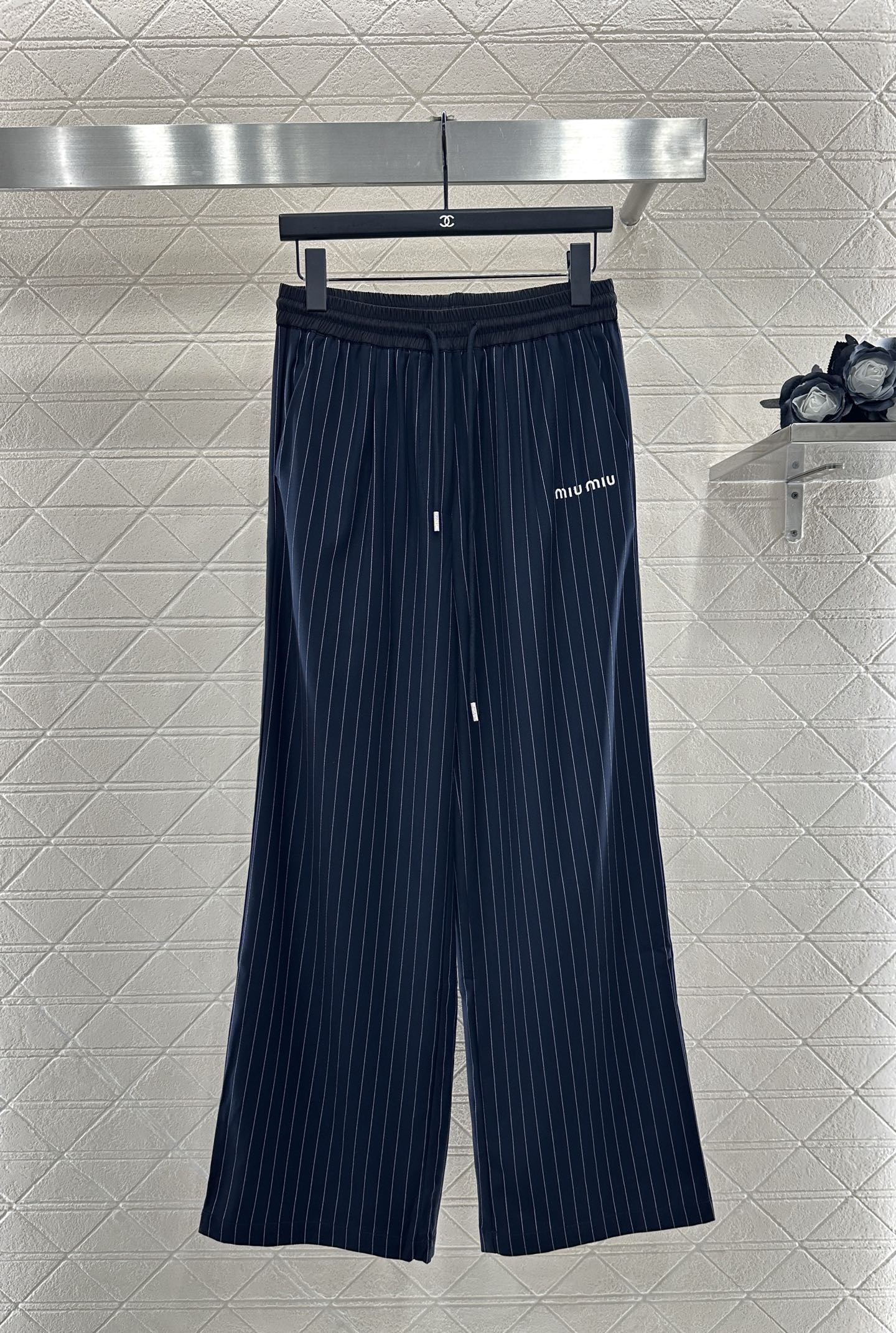 ♥Miumi*♥2025新品上架 廓形条纹西装外套长裤套装定制YB进口材质 质感光泽高级 垂顺有型 正肩