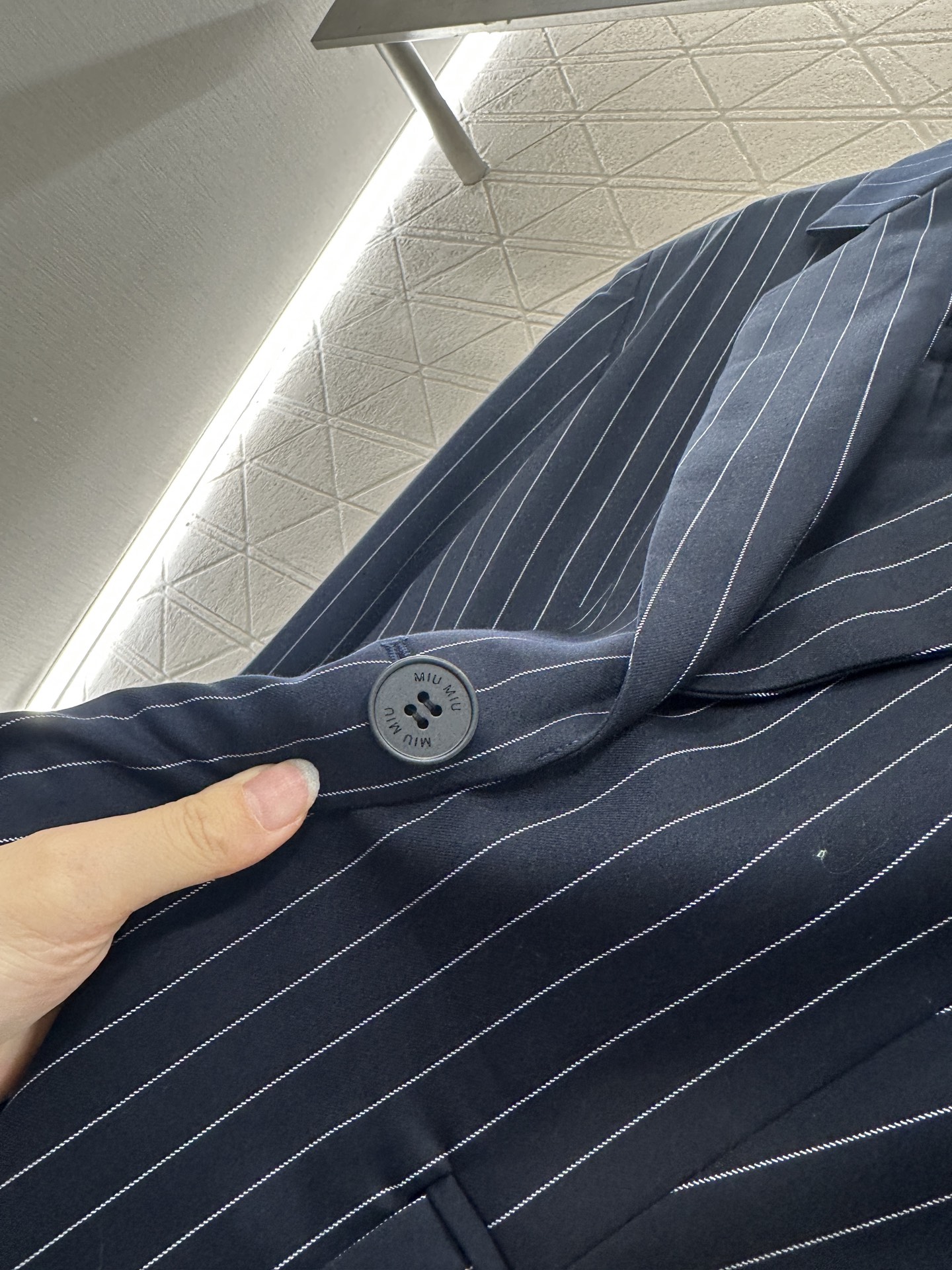 ♥Miumi*♥2025新品上架 廓形条纹西装外套长裤套装定制YB进口材质 质感光泽高级 垂顺有型 正肩