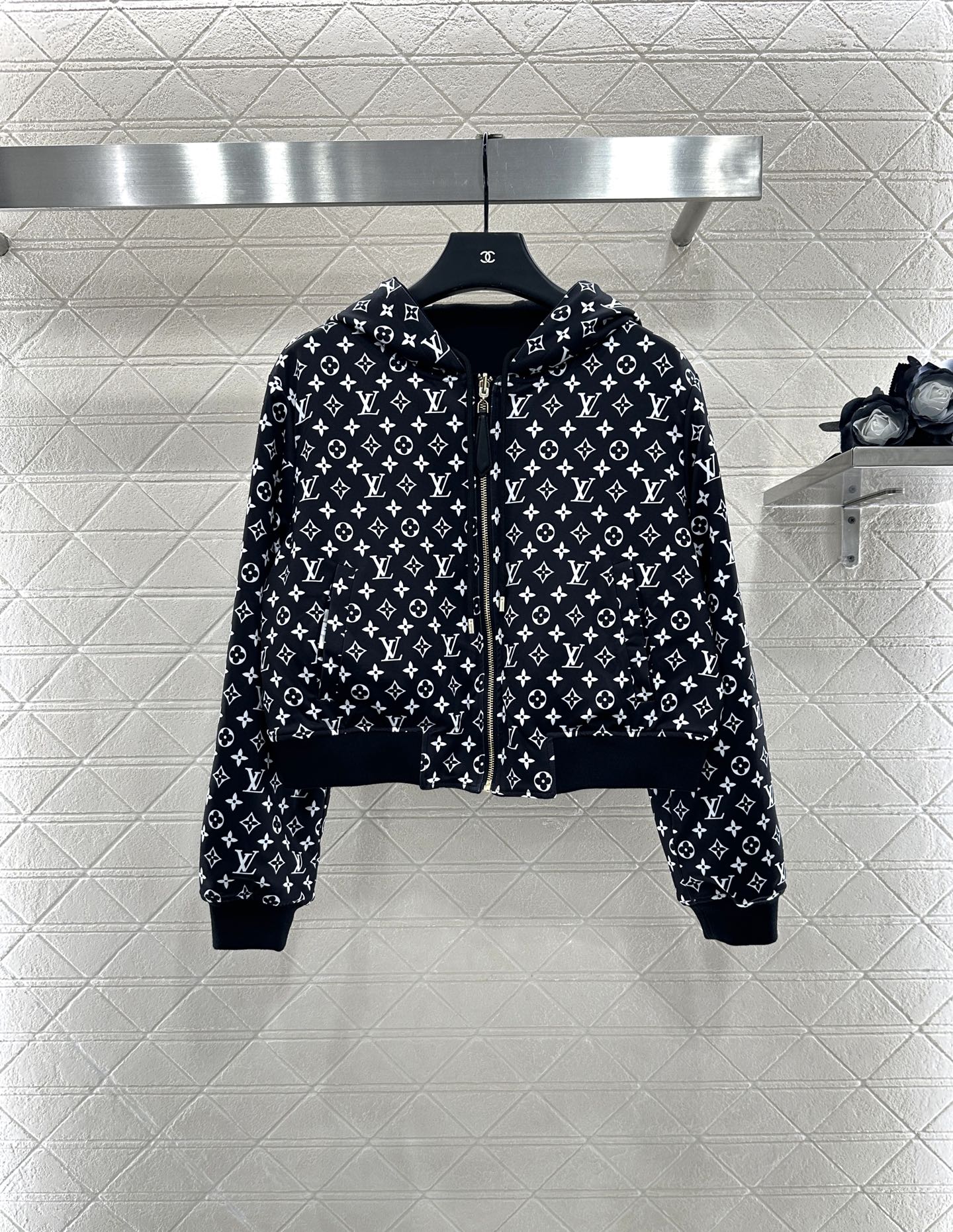 ♥Louis vuitto*♥2025新品上架 两面穿连帽外套长裤套装定制YB进口材质 质感光泽 舒适垂