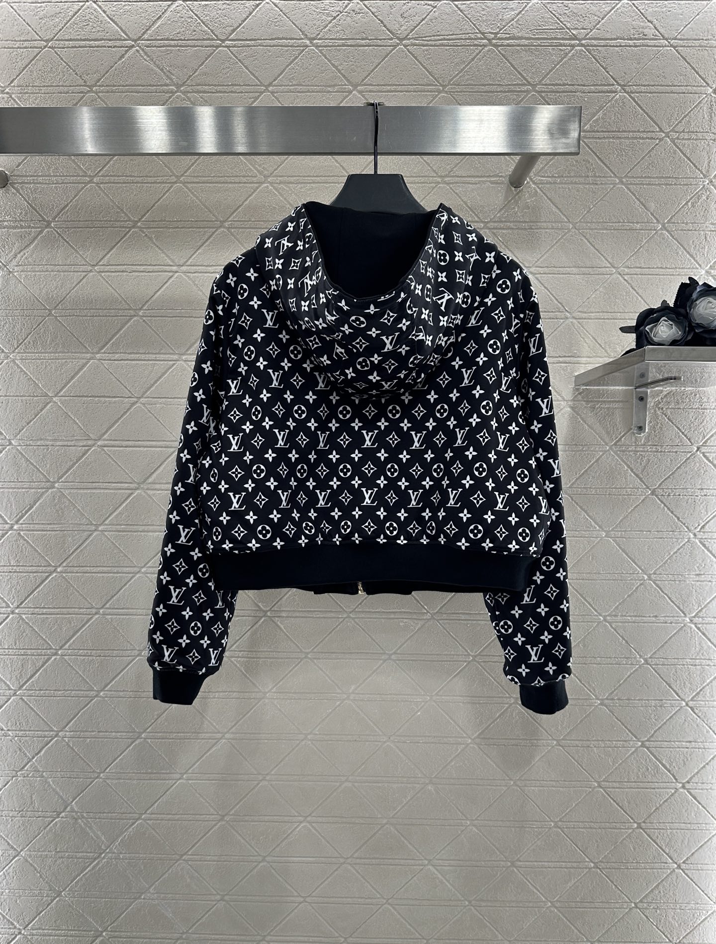 ♥Louis vuitto*♥2025新品上架 两面穿连帽外套长裤套装定制YB进口材质 质感光泽 舒适垂