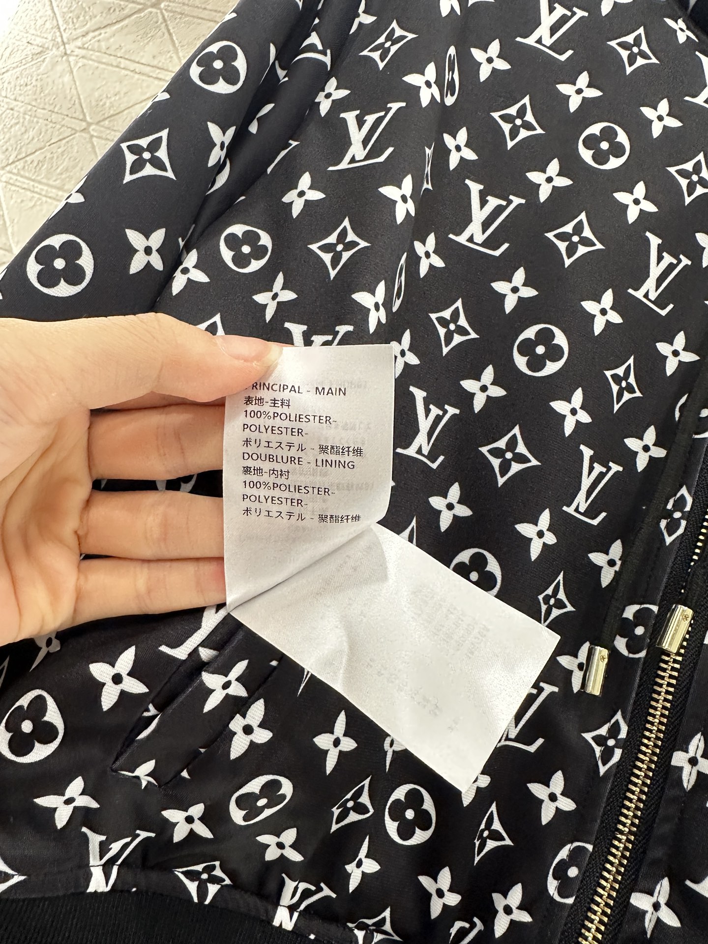 ♥Louis vuitto*♥2025新品上架 两面穿连帽外套长裤套装定制YB进口材质 质感光泽 舒适垂