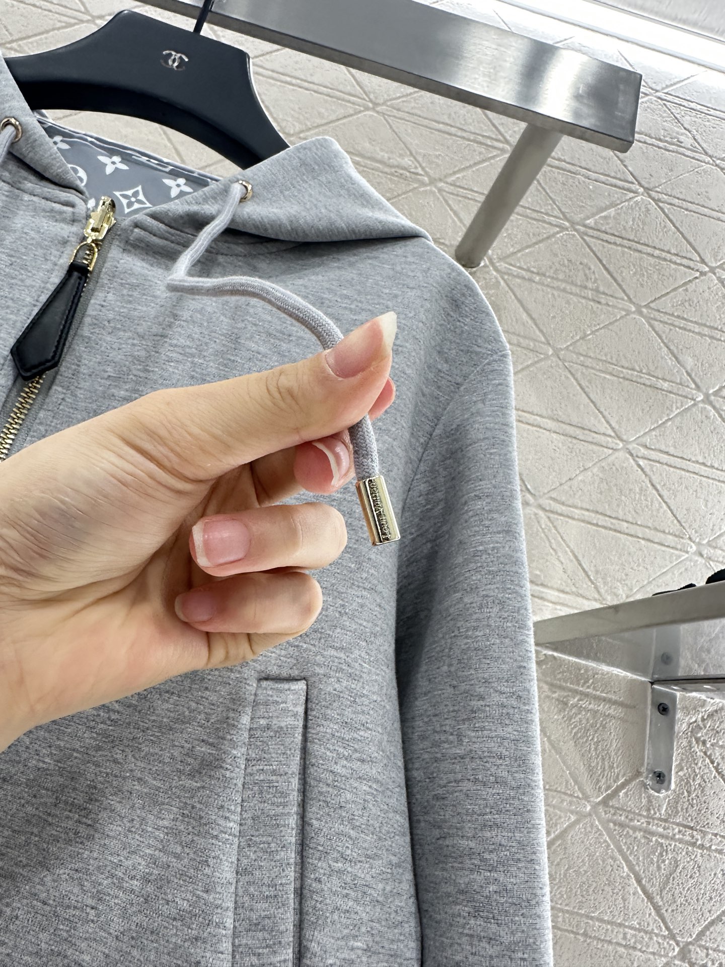 ♥Louis vuitto*♥2025新品上架 两面穿连帽外套长裤套装定制YB进口材质 质感光泽 舒适垂