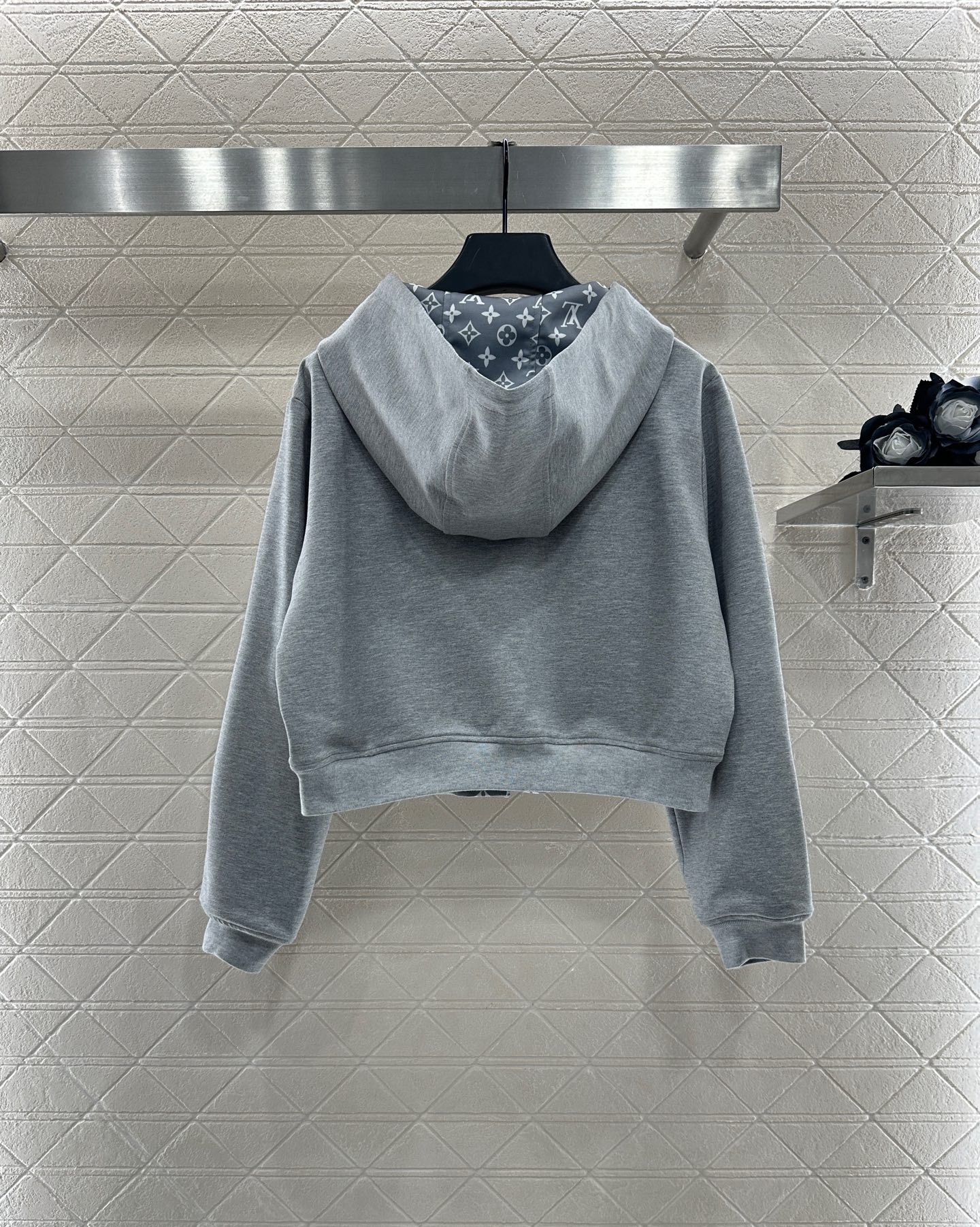 ♥Louis vuitto*♥2025新品上架 两面穿连帽外套长裤套装定制YB进口材质 质感光泽 舒适垂