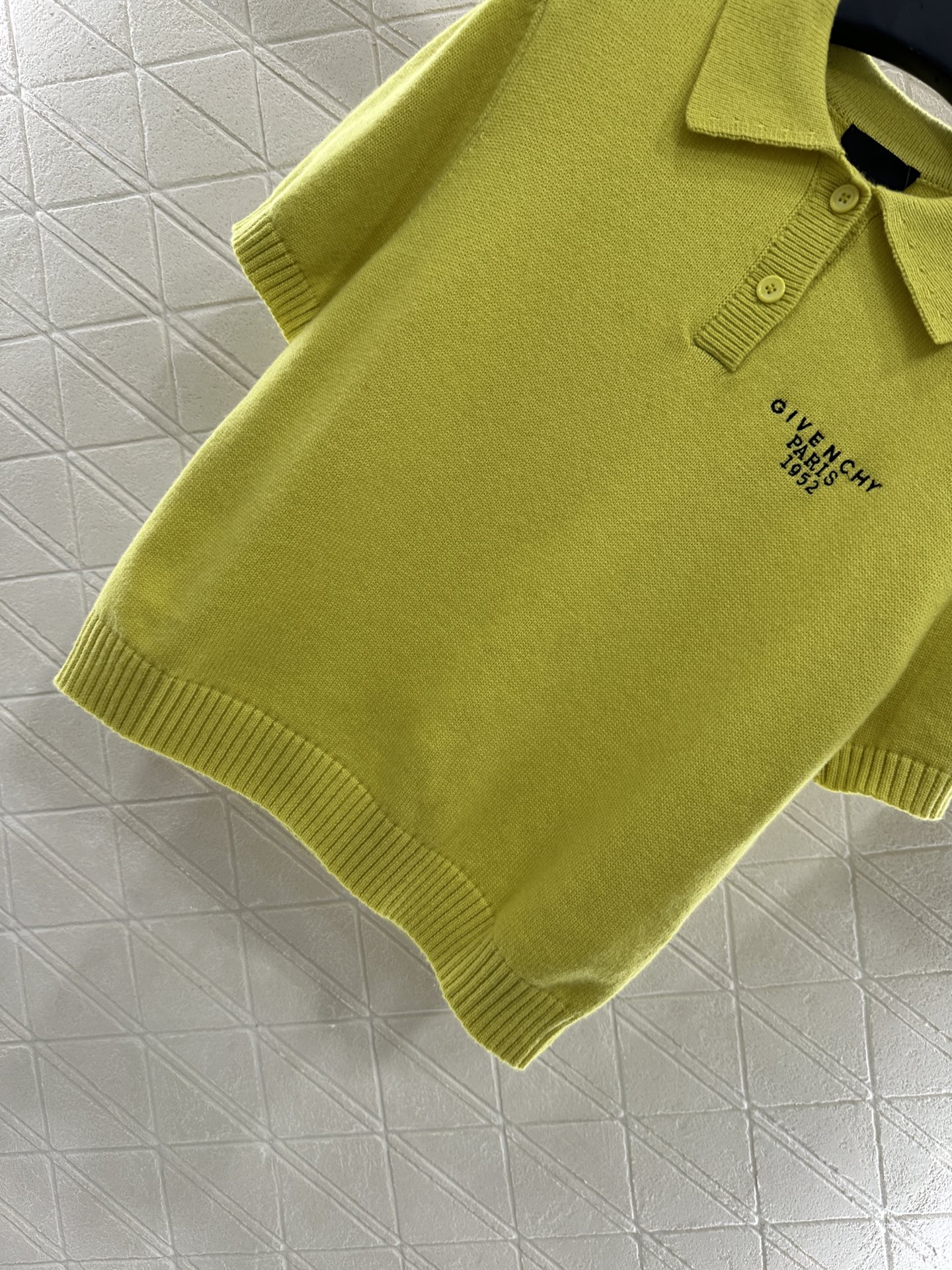 ♥Givench*♥2025新品上架 半开襟翻领针织上衣定制YB羊绒纱线织造 质感高级 舒适柔软 翻领正