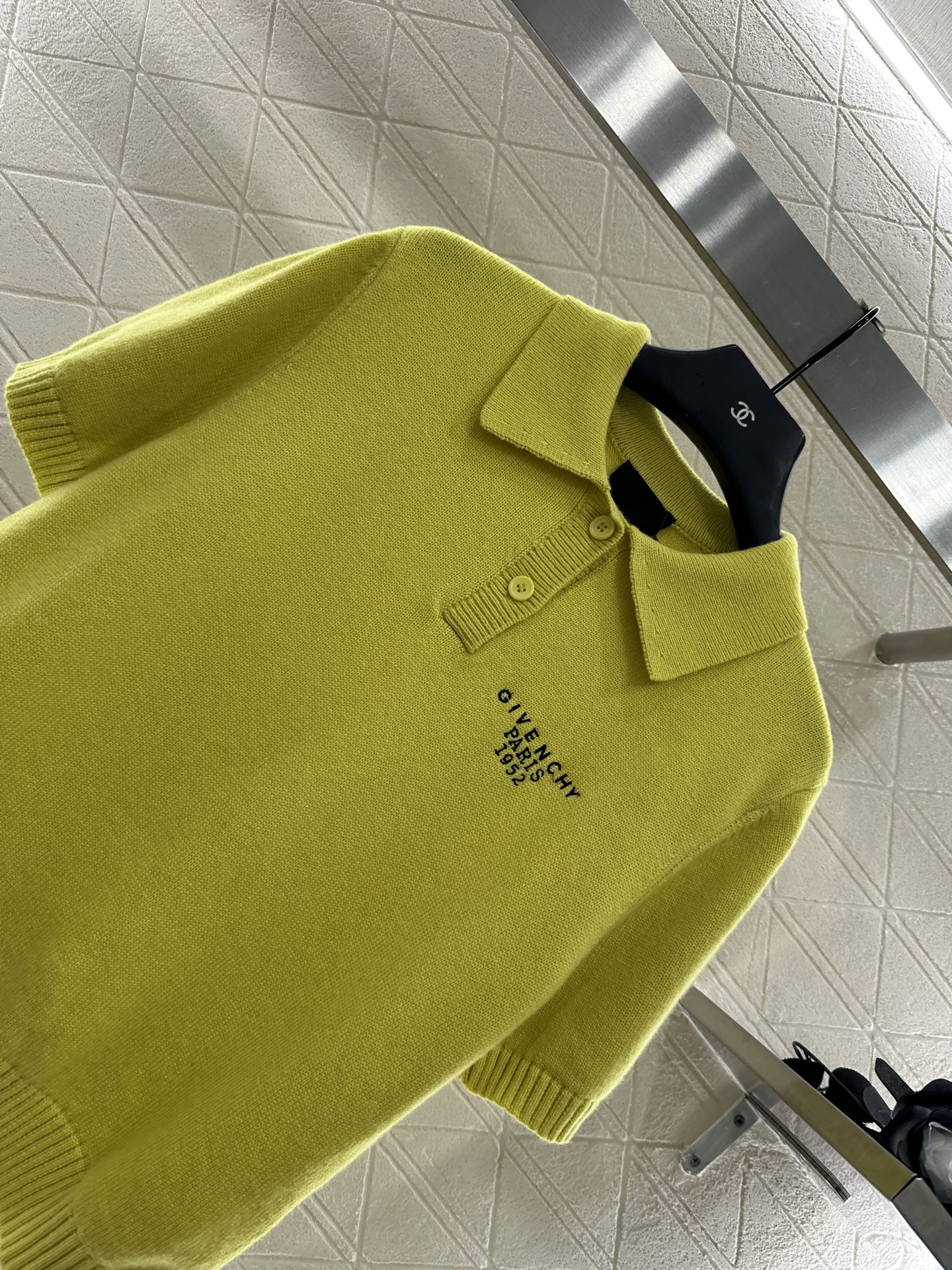 ♥Givench*♥2025新品上架 半开襟翻领针织上衣定制YB羊绒纱线织造 质感高级 舒适柔软 翻领正