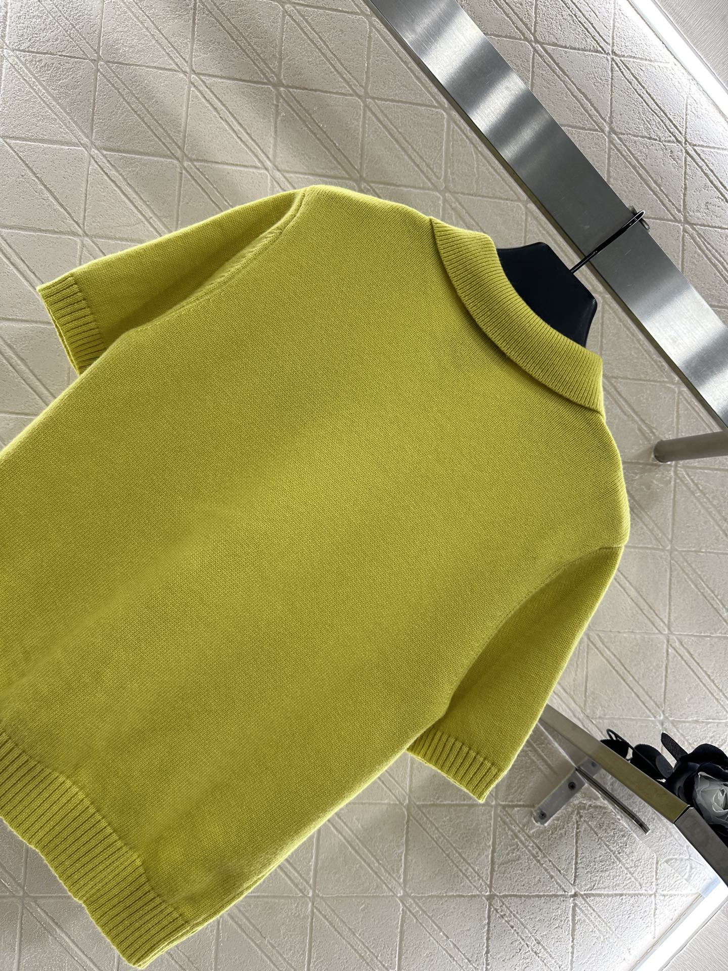 ♥Givench*♥2025新品上架 半开襟翻领针织上衣定制YB羊绒纱线织造 质感高级 舒适柔软 翻领正