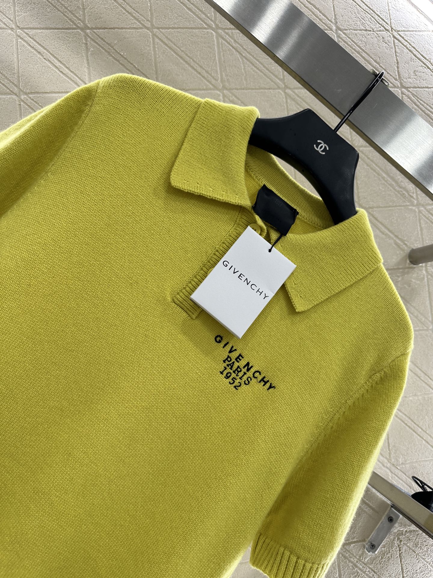 ♥Givench*♥2025新品上架 半开襟翻领针织上衣定制YB羊绒纱线织造 质感高级 舒适柔软 翻领正