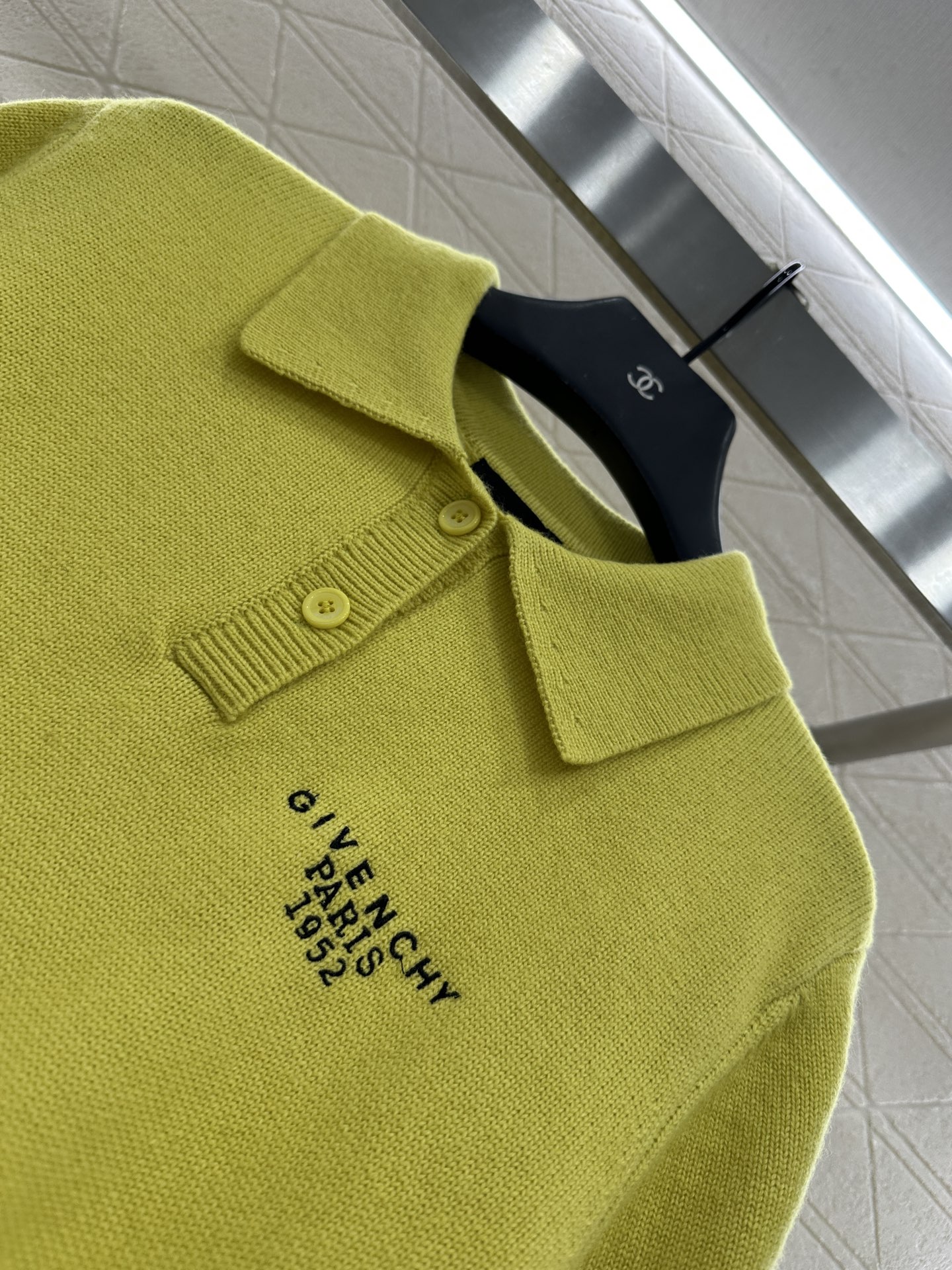 ♥Givench*♥2025新品上架 半开襟翻领针织上衣定制YB羊绒纱线织造 质感高级 舒适柔软 翻领正