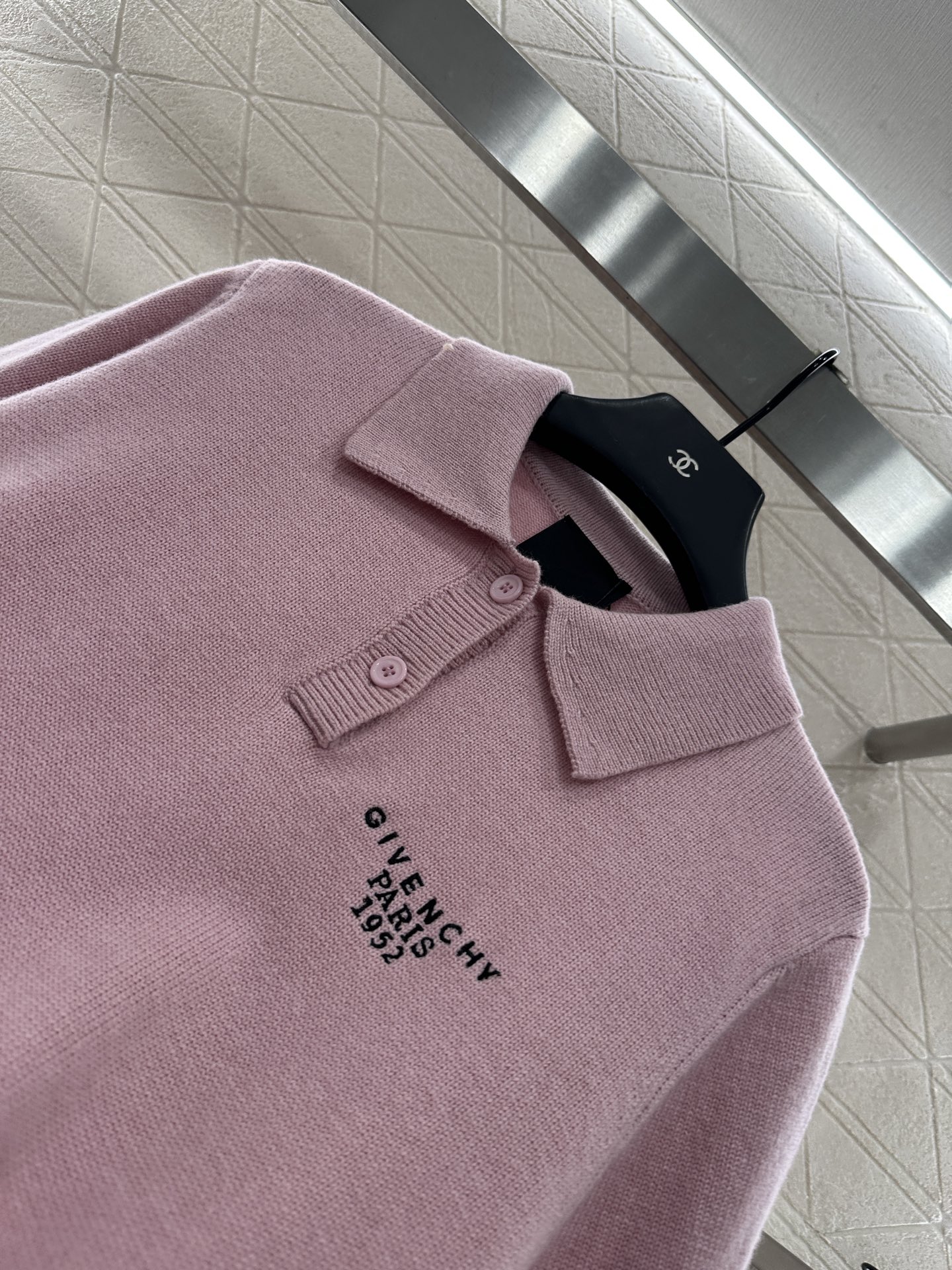 ♥Givench*♥2025新品上架 半开襟翻领针织上衣定制YB羊绒纱线织造 质感高级 舒适柔软 翻领正