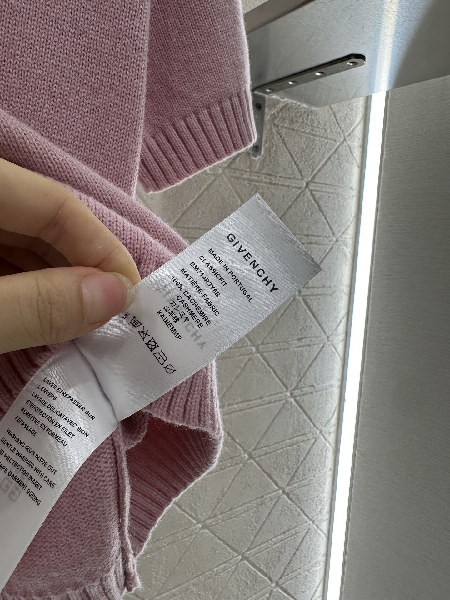 ♥Givench*♥2025新品上架 半开襟翻领针织上衣定制YB羊绒纱线织造 质感高级 舒适柔软 翻领正